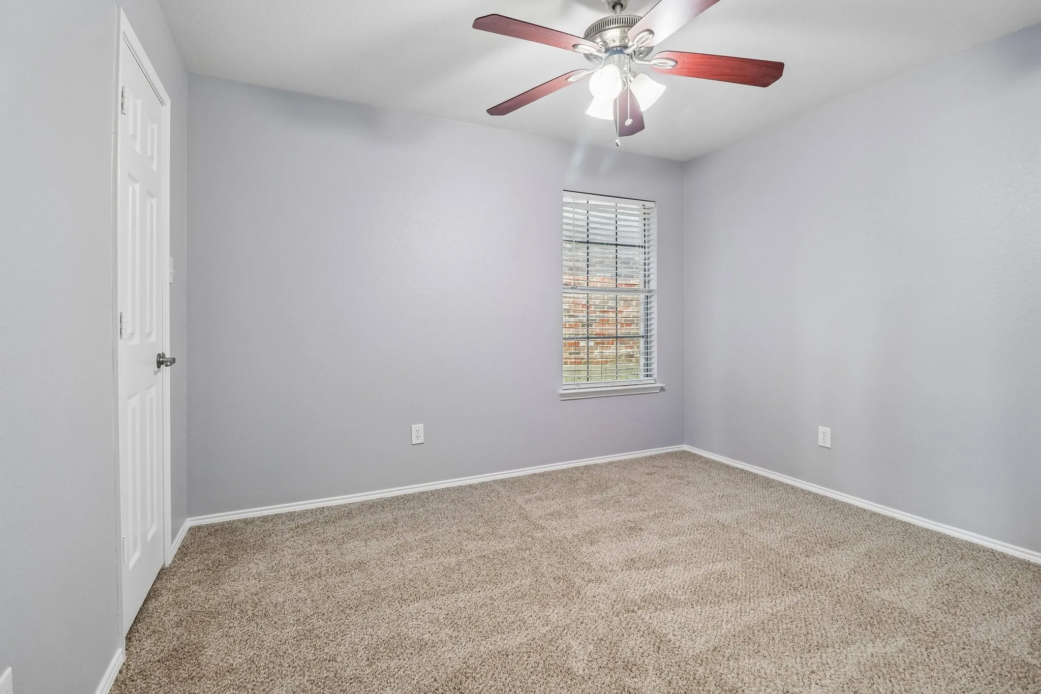 Single Family Residence For Sale in Tarrant County , 7905 Decoy Drive, Arlington, Texas 76002, 3 Bedroom, 2 Bathroom, 2 Garage spaces, 2,085 Sqft, built in 2004, mls#21358385, Real Estate Agent in Arlington, Homes For Sale in Tarrant county, Homes For Sale in Arlington, Realtor in Arlington Texas, Real Estate Brokerage Independent Realty Texas, Luminita Cordes Realtor