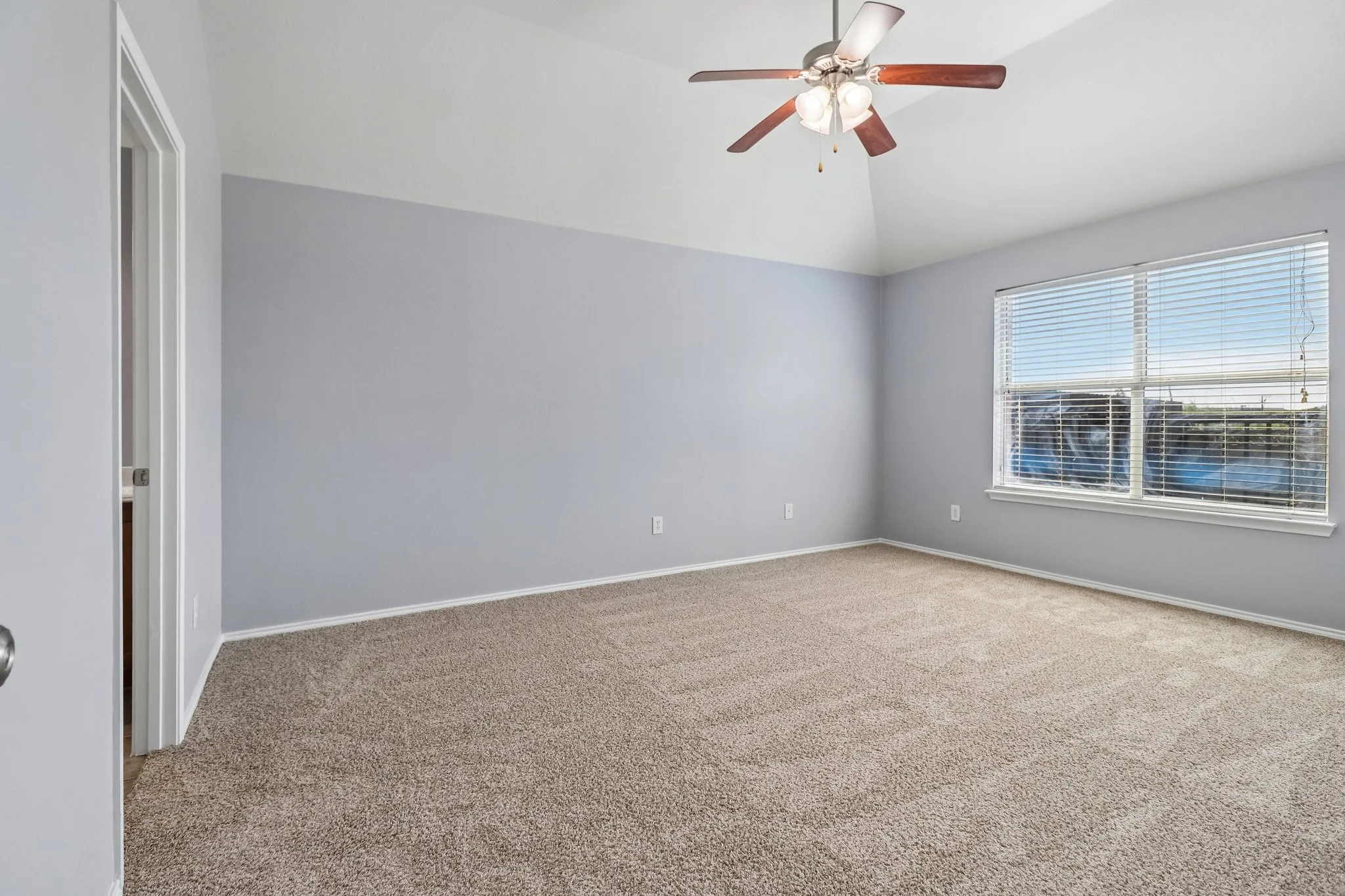 Single Family Residence For Sale in Tarrant County , 7905 Decoy Drive, Arlington, Texas 76002, 3 Bedroom, 2 Bathroom, 2 Garage spaces, 2,085 Sqft, built in 2004, mls#21358385, Real Estate Agent in Arlington, Homes For Sale in Tarrant county, Homes For Sale in Arlington, Realtor in Arlington Texas, Real Estate Brokerage Independent Realty Texas, Luminita Cordes Realtor