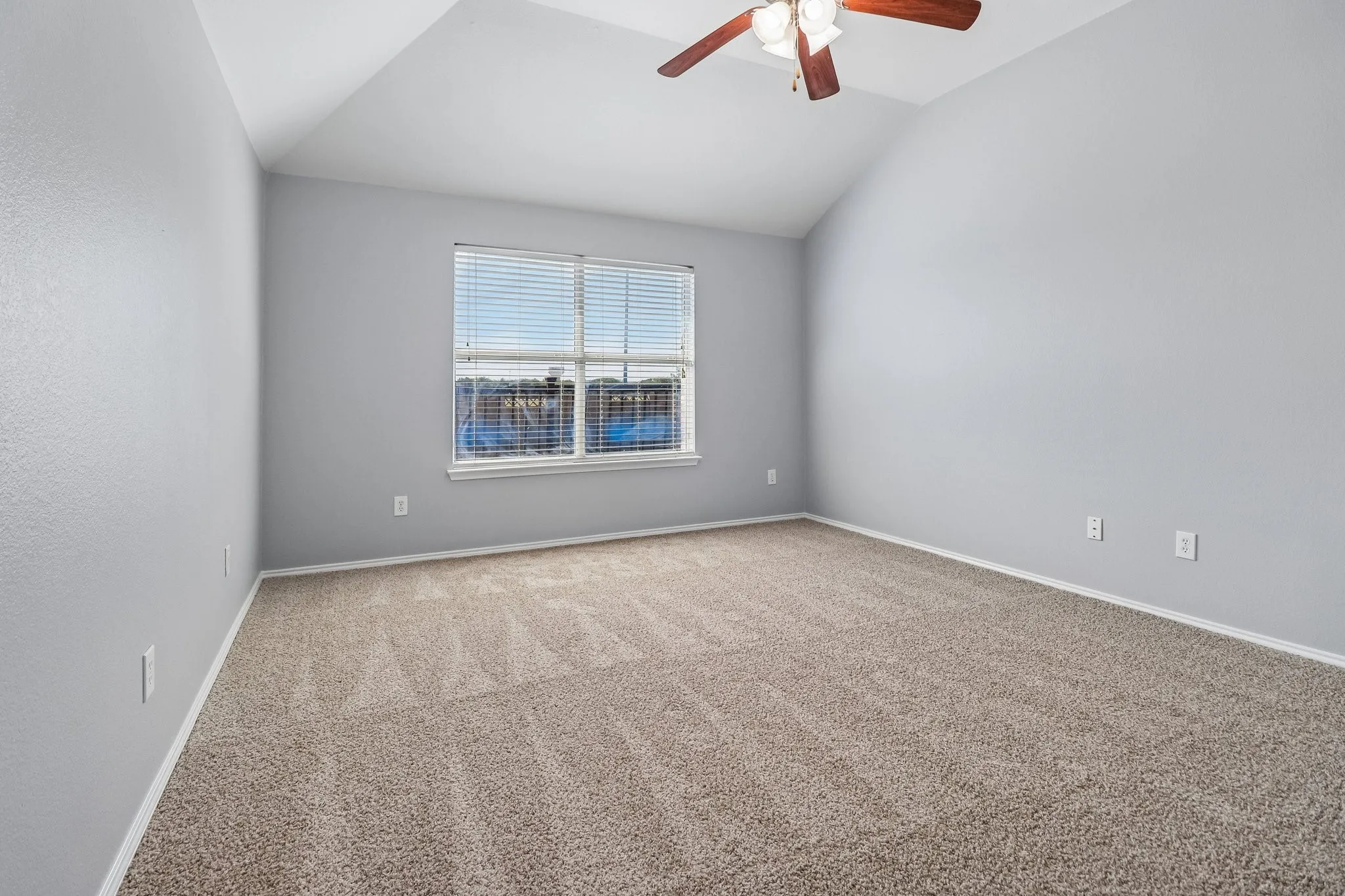 Single Family Residence For Sale in Tarrant County , 7905 Decoy Drive, Arlington, Texas 76002, 3 Bedroom, 2 Bathroom, 2 Garage spaces, 2,085 Sqft, built in 2004, mls#21358385, Real Estate Agent in Arlington, Homes For Sale in Tarrant county, Homes For Sale in Arlington, Realtor in Arlington Texas, Real Estate Brokerage Independent Realty Texas, Luminita Cordes Realtor