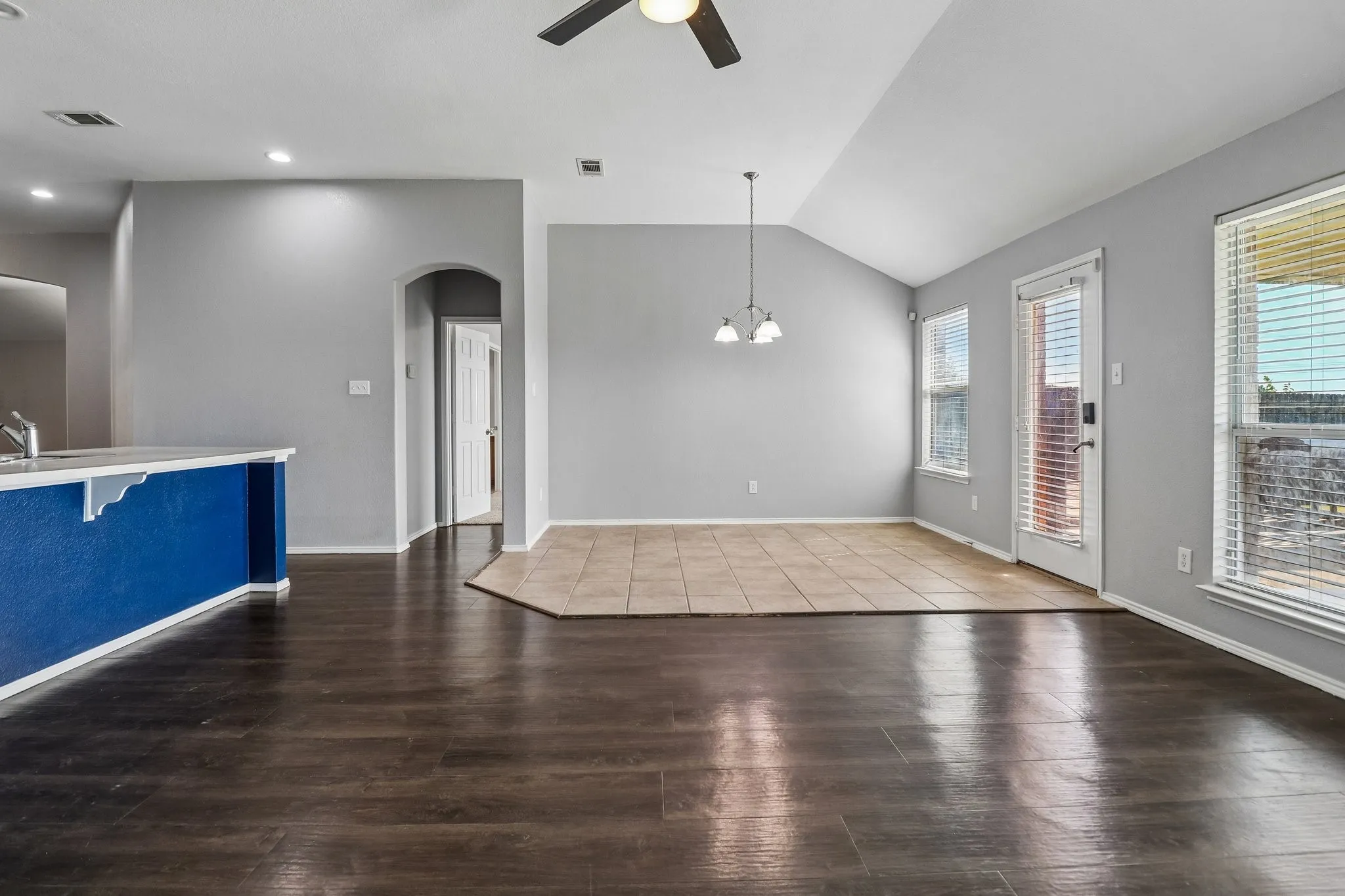 Single Family Residence For Sale in Tarrant County , 7905 Decoy Drive, Arlington, Texas 76002, 3 Bedroom, 2 Bathroom, 2 Garage spaces, 2,085 Sqft, built in 2004, mls#21358385, Real Estate Agent in Arlington, Homes For Sale in Tarrant county, Homes For Sale in Arlington, Realtor in Arlington Texas, Real Estate Brokerage Independent Realty Texas, Luminita Cordes Realtor