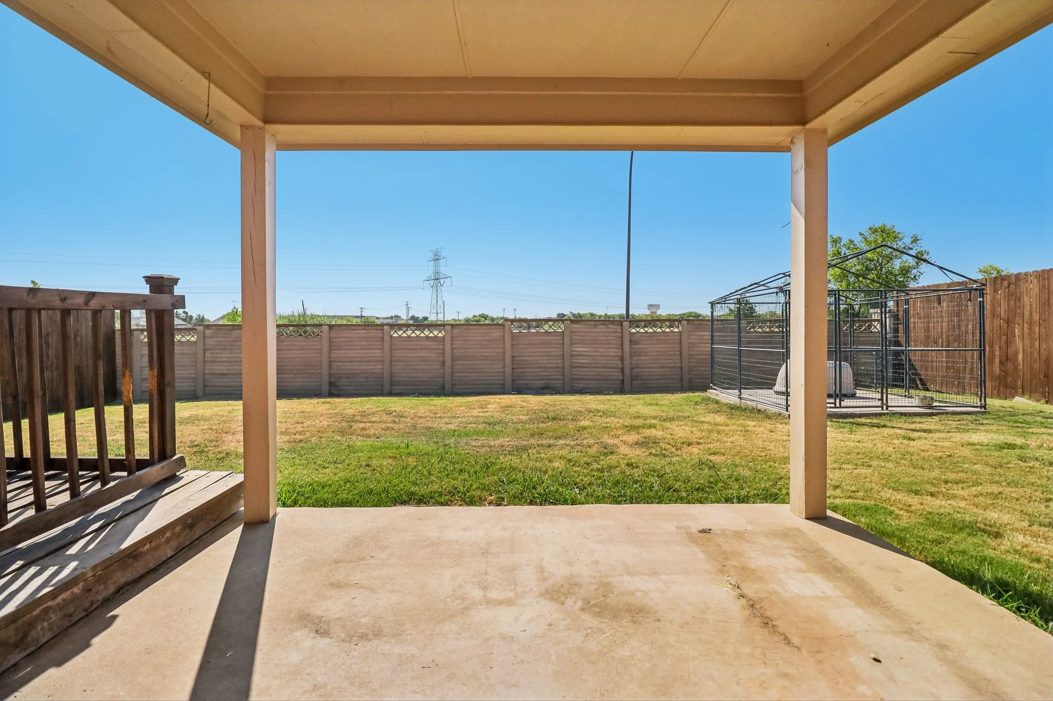 Single Family Residence For Sale in Tarrant County , 7905 Decoy Drive, Arlington, Texas 76002, 3 Bedroom, 2 Bathroom, 2 Garage spaces, 2,085 Sqft, built in 2004, mls#21358385, Real Estate Agent in Arlington, Homes For Sale in Tarrant county, Homes For Sale in Arlington, Realtor in Arlington Texas, Real Estate Brokerage Independent Realty Texas, Luminita Cordes Realtor
