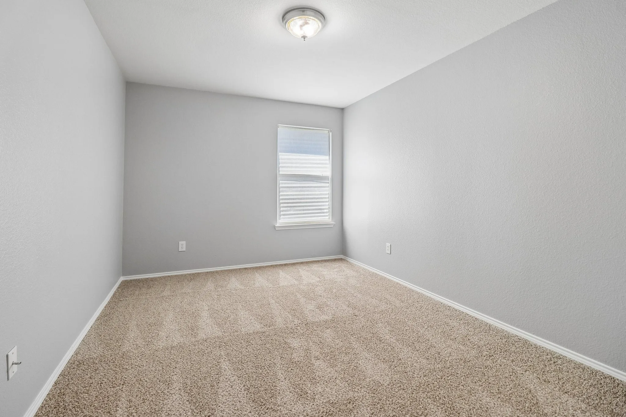 Single Family Residence For Sale in Tarrant County , 7905 Decoy Drive, Arlington, Texas 76002, 3 Bedroom, 2 Bathroom, 2 Garage spaces, 2,085 Sqft, built in 2004, mls#21358385, Real Estate Agent in Arlington, Homes For Sale in Tarrant county, Homes For Sale in Arlington, Realtor in Arlington Texas, Real Estate Brokerage Independent Realty Texas, Luminita Cordes Realtor