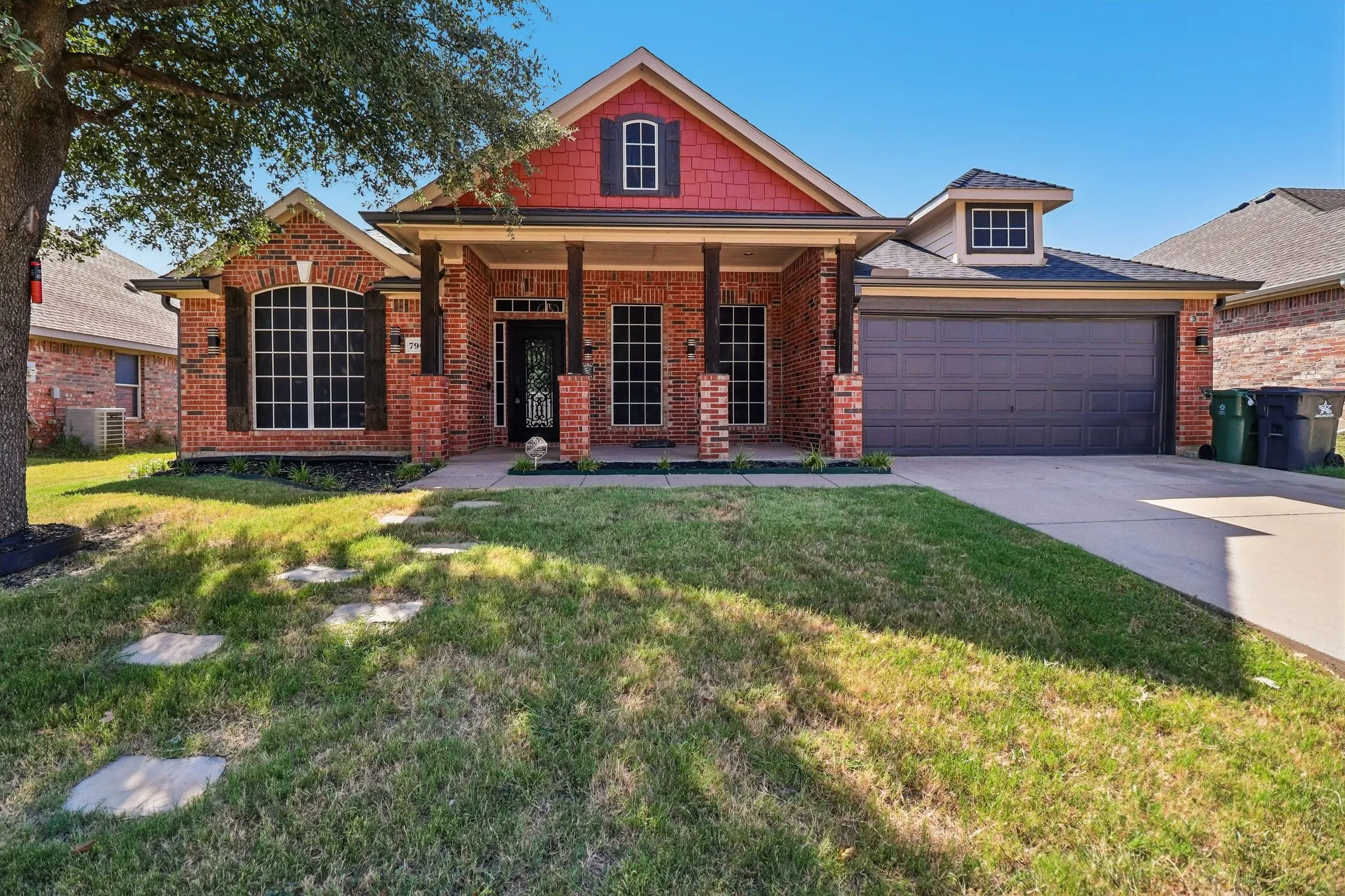 Single Family Residence For Sale in Tarrant County , 7905 Decoy Drive, Arlington, Texas 76002, 3 Bedroom, 2 Bathroom, 2 Garage spaces, 2,085 Sqft, built in 2004, mls#21358385, Real Estate Agent in Arlington, Homes For Sale in Tarrant county, Homes For Sale in Arlington, Realtor in Arlington Texas, Real Estate Brokerage Independent Realty Texas, Luminita Cordes Realtor