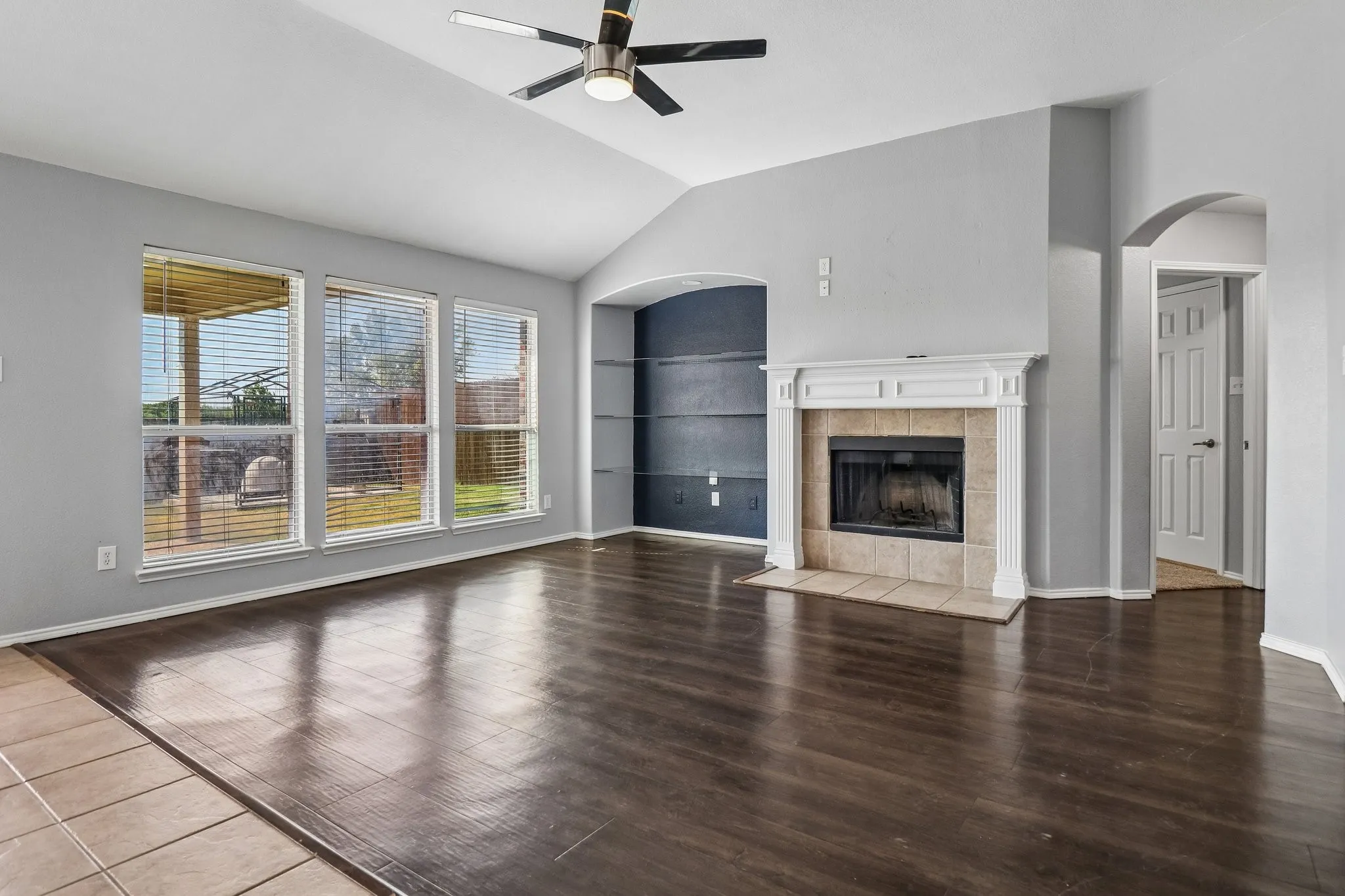 Single Family Residence For Sale in Tarrant County , 7905 Decoy Drive, Arlington, Texas 76002, 3 Bedroom, 2 Bathroom, 2 Garage spaces, 2,085 Sqft, built in 2004, mls#21358385, Real Estate Agent in Arlington, Homes For Sale in Tarrant county, Homes For Sale in Arlington, Realtor in Arlington Texas, Real Estate Brokerage Independent Realty Texas, Luminita Cordes Realtor