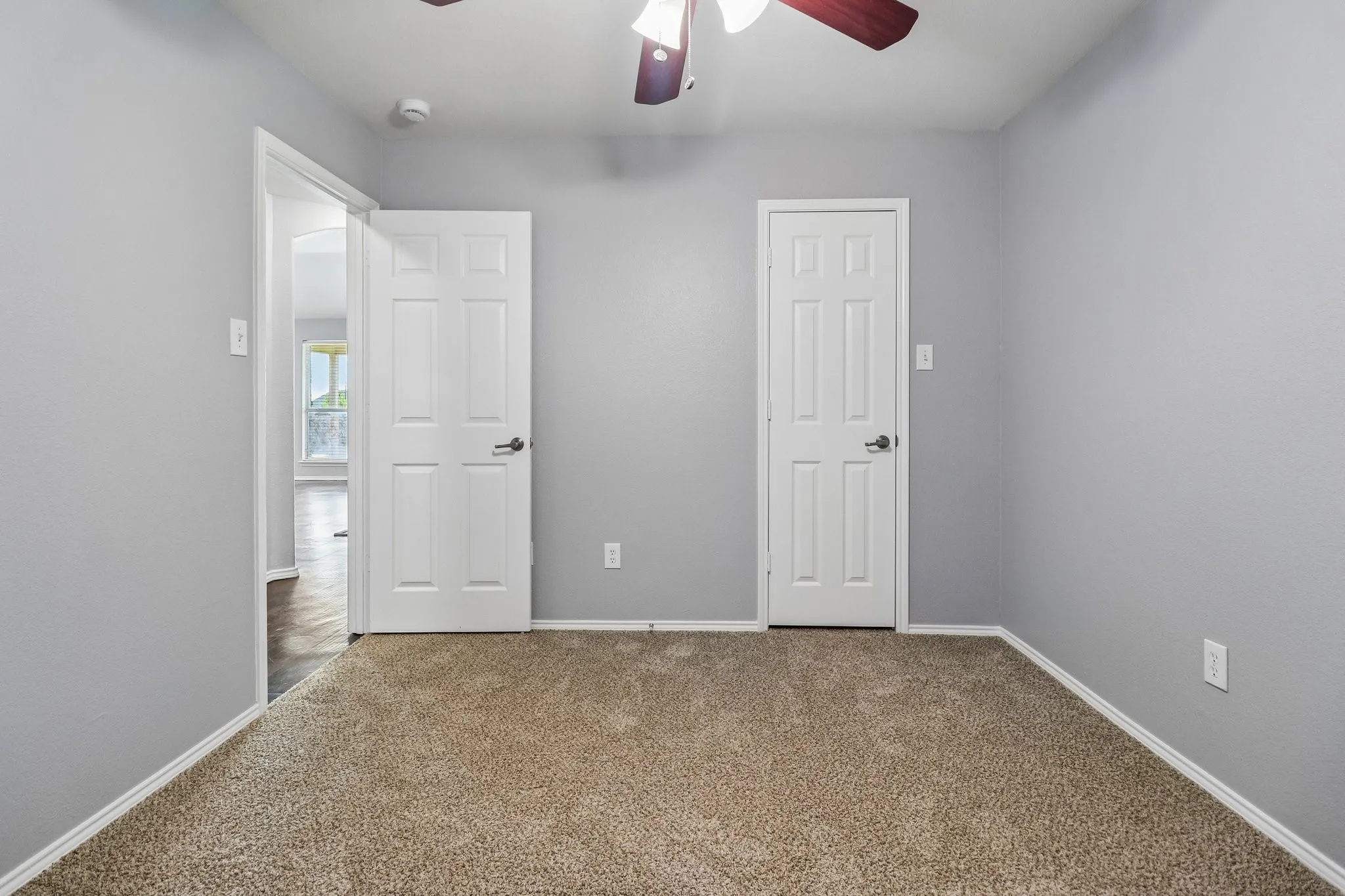 Single Family Residence For Sale in Tarrant County , 7905 Decoy Drive, Arlington, Texas 76002, 3 Bedroom, 2 Bathroom, 2 Garage spaces, 2,085 Sqft, built in 2004, mls#21358385, Real Estate Agent in Arlington, Homes For Sale in Tarrant county, Homes For Sale in Arlington, Realtor in Arlington Texas, Real Estate Brokerage Independent Realty Texas, Luminita Cordes Realtor