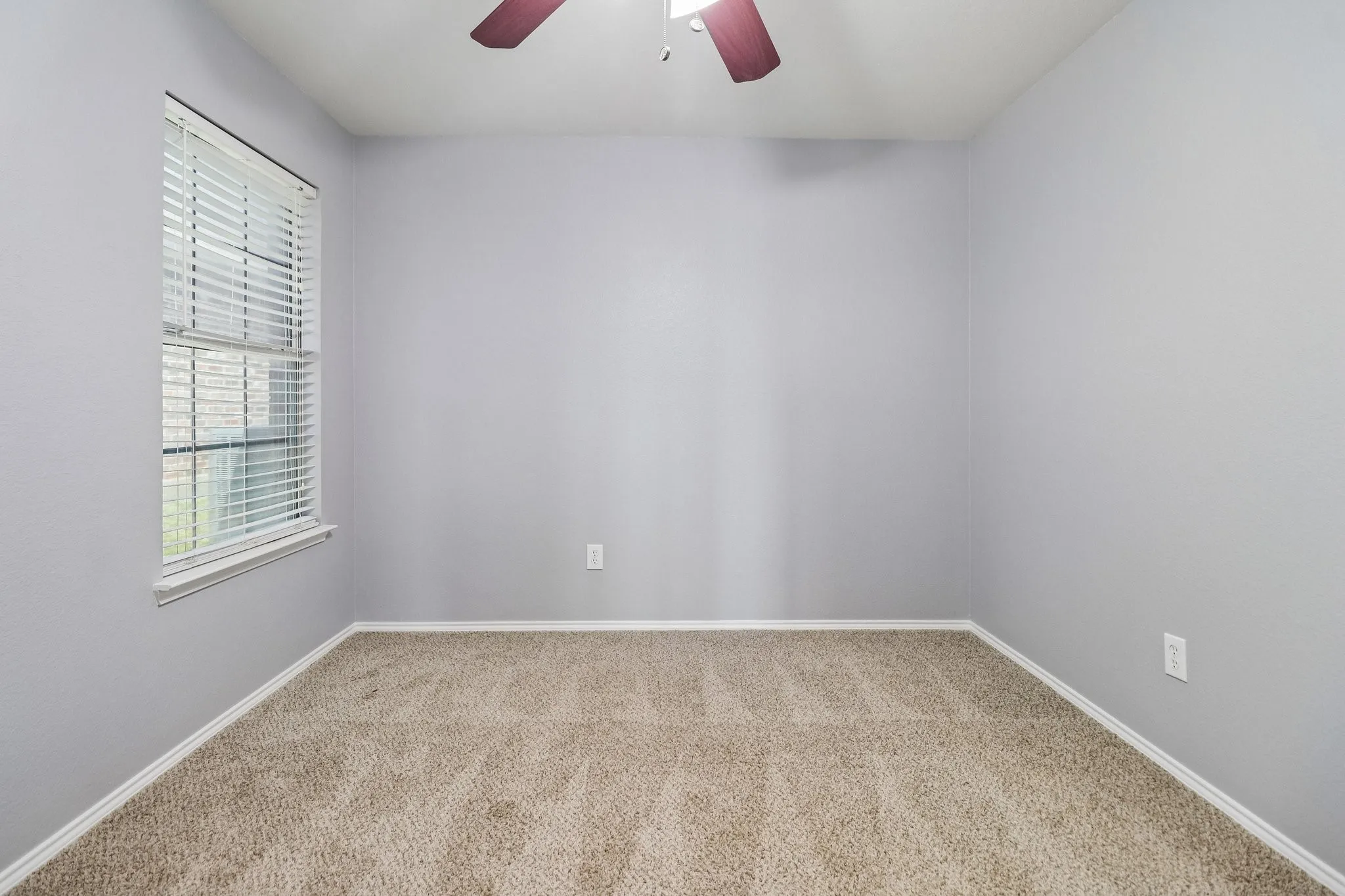 Single Family Residence For Sale in Tarrant County , 7905 Decoy Drive, Arlington, Texas 76002, 3 Bedroom, 2 Bathroom, 2 Garage spaces, 2,085 Sqft, built in 2004, mls#21358385, Real Estate Agent in Arlington, Homes For Sale in Tarrant county, Homes For Sale in Arlington, Realtor in Arlington Texas, Real Estate Brokerage Independent Realty Texas, Luminita Cordes Realtor