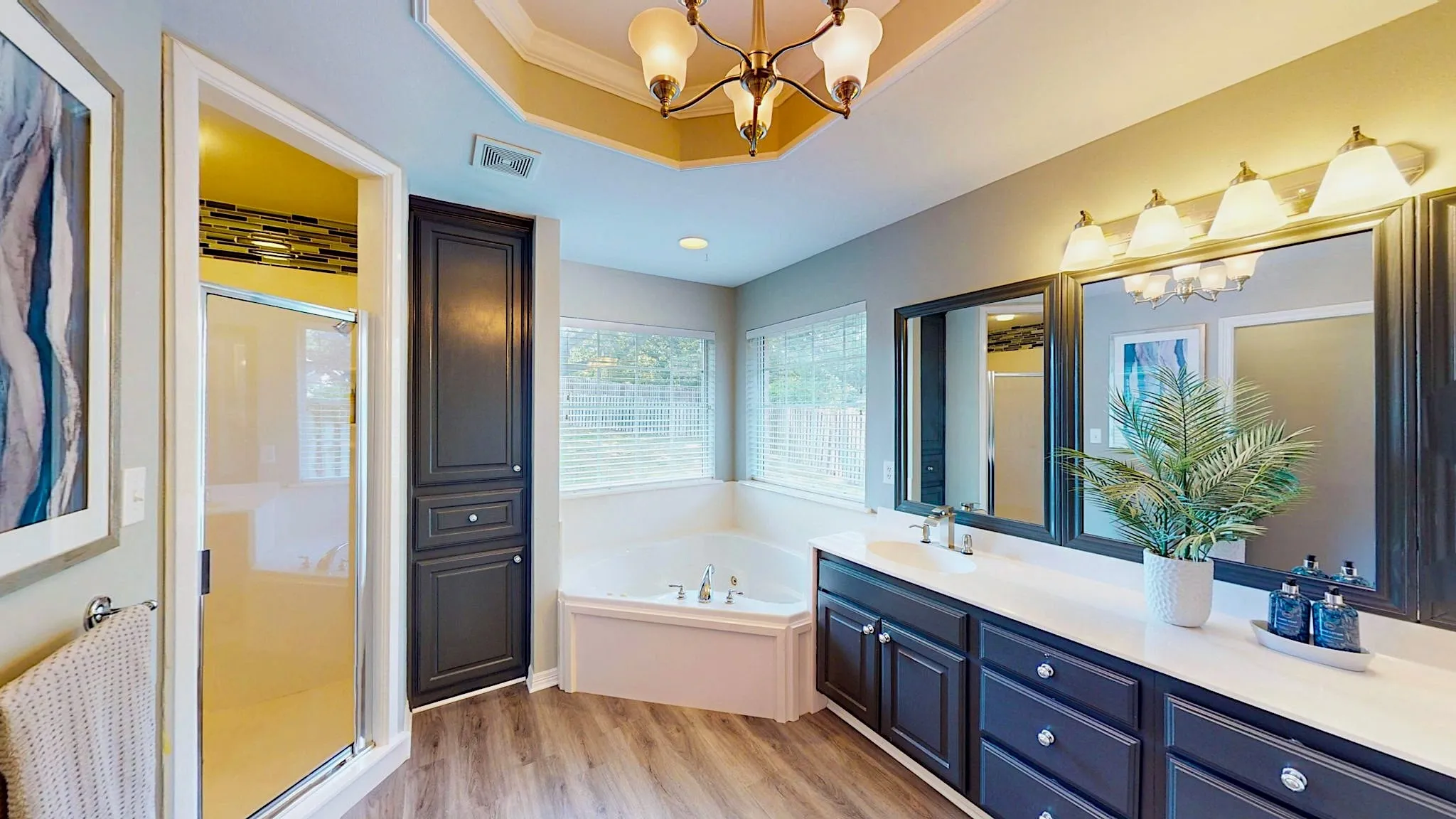 Single Family Residence For Sale in Smith County , 4130 Sagemont Lane, Tyler, Texas 75707, 3 Bedroom, 2 Bathroom, 3 Garage spaces, 2,206 Sqft, built in 2002, mls#21356529, Real Estate Agent in Tyler, Homes For Sale in Smith county, Homes For Sale in Tyler, Realtor in Tyler Texas, Real Estate Brokerage Independent Realty Texas, Luminita Cordes Realtor