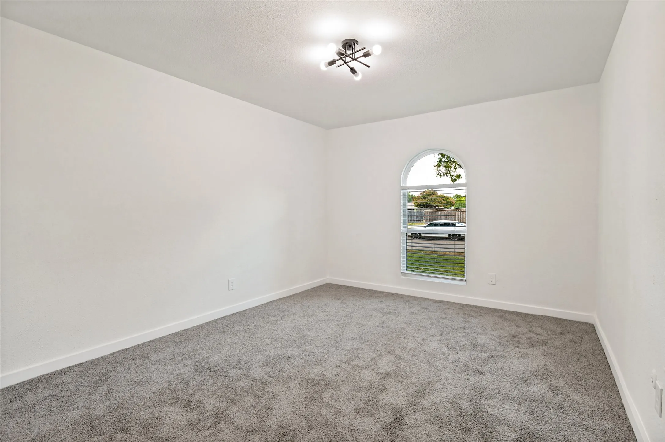 Single Family Residence For Sale in Dallas County , 4618 Goodnight Trail, Grand Prairie, Texas 75052, 3 Bedroom, 2 Bathroom, 2 Garage spaces, 1,829 Sqft, built in 1978, mls#21359537, Real Estate Agent in Grand Prairie, Homes For Sale in Dallas county, Homes For Sale in Grand Prairie, Realtor in Grand Prairie Texas, Real Estate Brokerage Independent Realty Texas, Luminita Cordes Realtor
