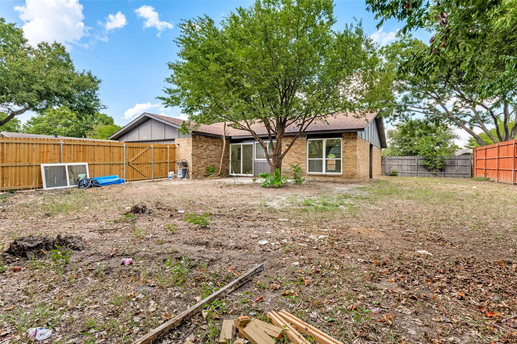 Single Family Residence For Sale in Dallas County , 4618 Goodnight Trail, Grand Prairie, Texas 75052, 3 Bedroom, 2 Bathroom, 2 Garage spaces, 1,829 Sqft, built in 1978, mls#21359537, Real Estate Agent in Grand Prairie, Homes For Sale in Dallas county, Homes For Sale in Grand Prairie, Realtor in Grand Prairie Texas, Real Estate Brokerage Independent Realty Texas, Luminita Cordes Realtor