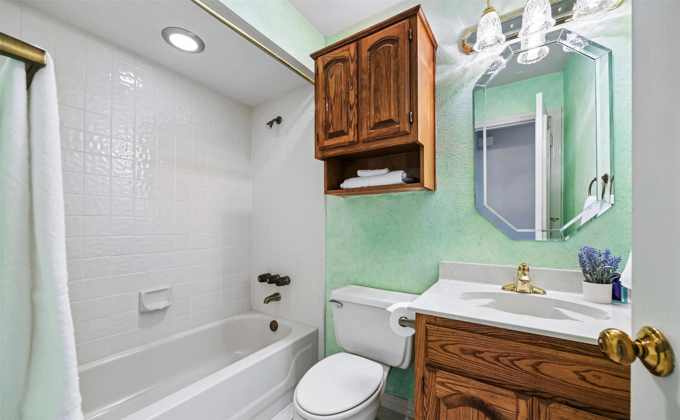 Single Family Residence For Sale in Collin County , 509 Rustic Place, Wylie, Texas 75098, 3 Bedroom, 2 Bathroom, 2 Garage spaces, 2,086 Sqft, built in 1986, mls#21350172, Real Estate Agent in Wylie, Homes For Sale in Collin county, Homes For Sale in Wylie, Realtor in Wylie Texas, Real Estate Brokerage Independent Realty Texas, Luminita Cordes Realtor