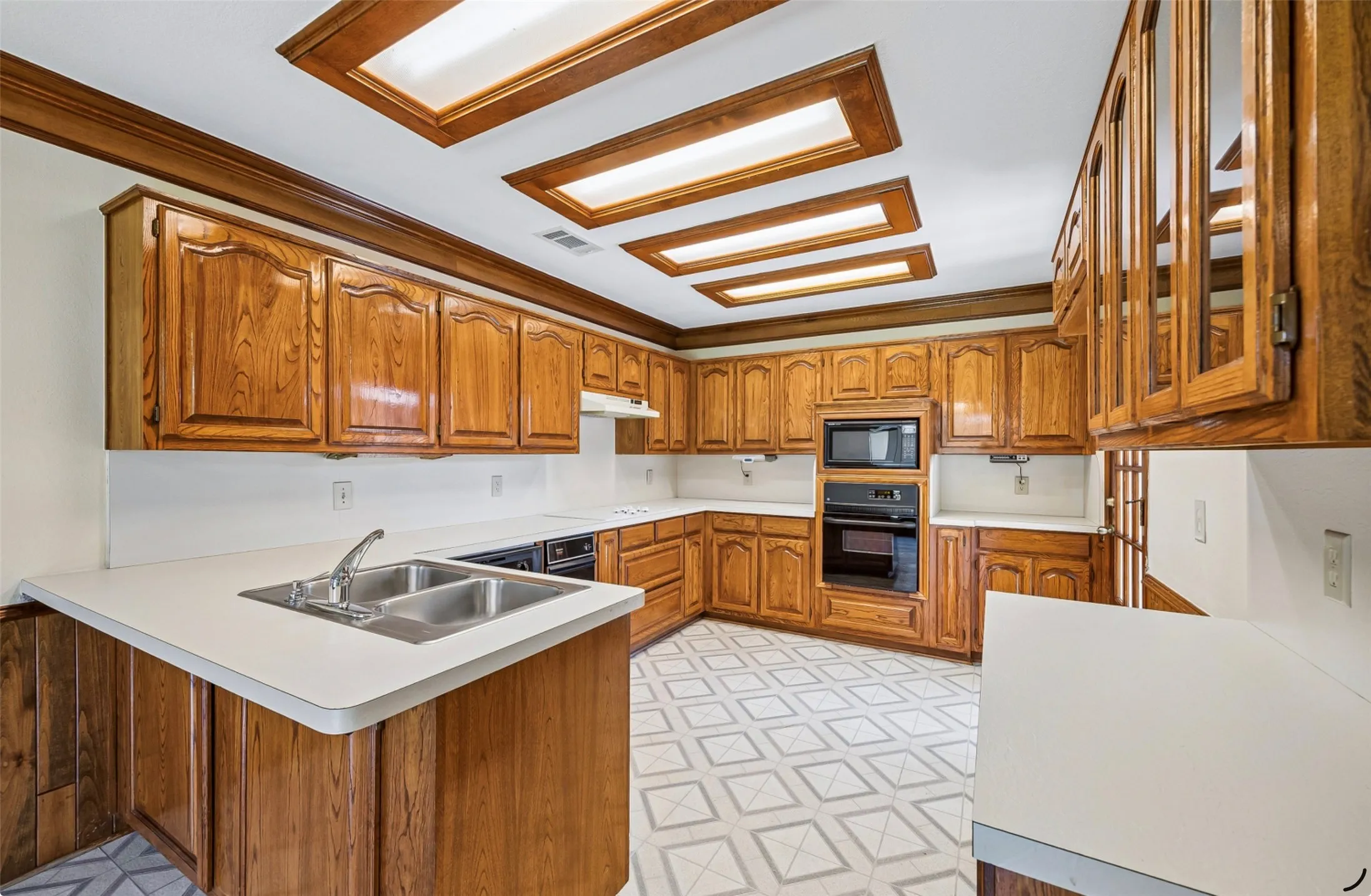 Single Family Residence For Sale in Collin County , 509 Rustic Place, Wylie, Texas 75098, 3 Bedroom, 2 Bathroom, 2 Garage spaces, 2,086 Sqft, built in 1986, mls#21350172, Real Estate Agent in Wylie, Homes For Sale in Collin county, Homes For Sale in Wylie, Realtor in Wylie Texas, Real Estate Brokerage Independent Realty Texas, Luminita Cordes Realtor