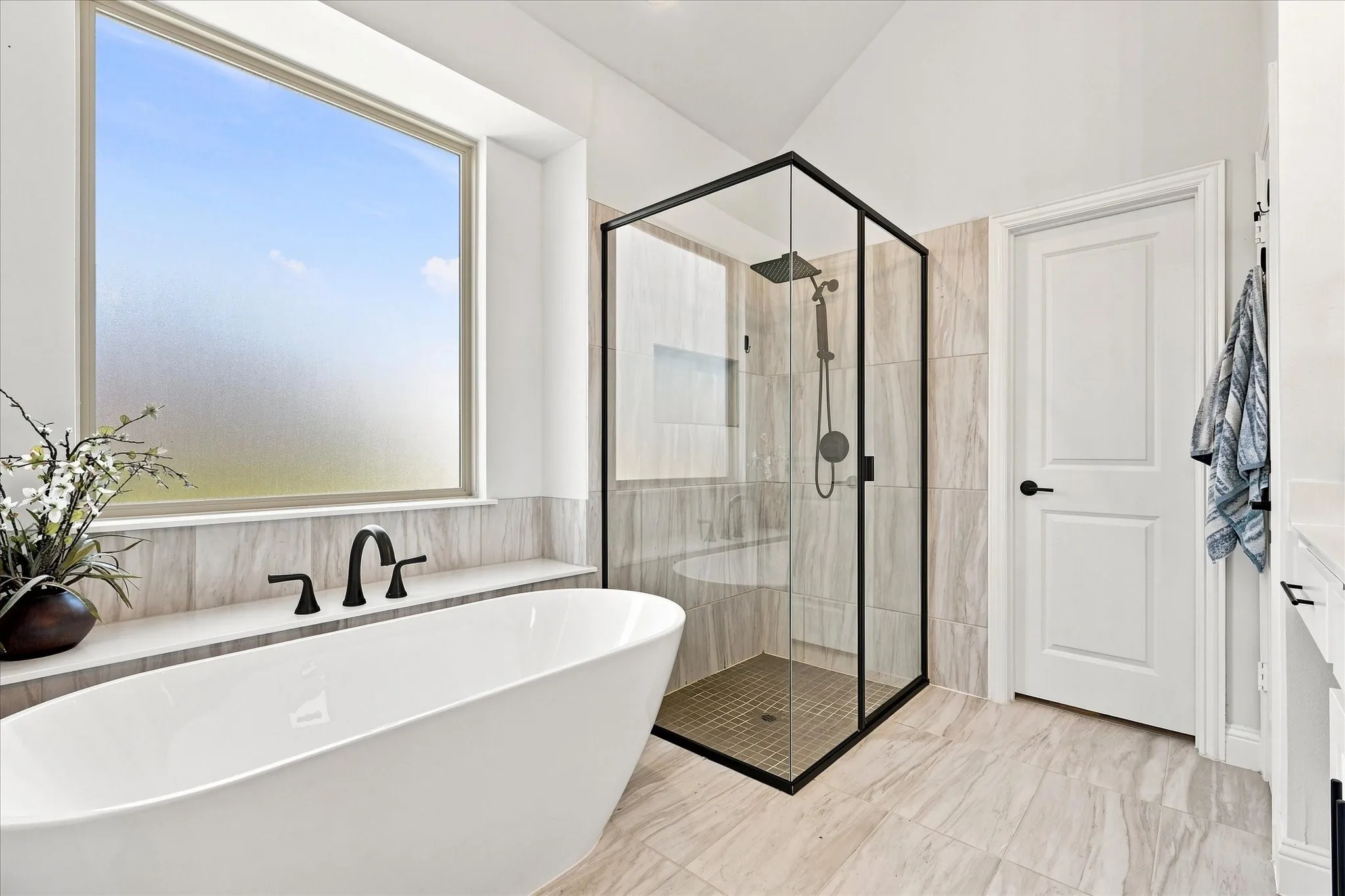 Single Family Residence For Sale in Ellis County , 1863 Silver Birch Road, Waxahachie, Texas 75165, 4 Bedroom, 3 Bathroom, 2 Garage spaces, 2,460 Sqft, built in 2024, mls#21357076, Real Estate Agent in Waxahachie, Homes For Sale in Ellis county, Homes For Sale in Waxahachie, Realtor in Waxahachie Texas, Real Estate Brokerage Independent Realty Texas, Luminita Cordes Realtor