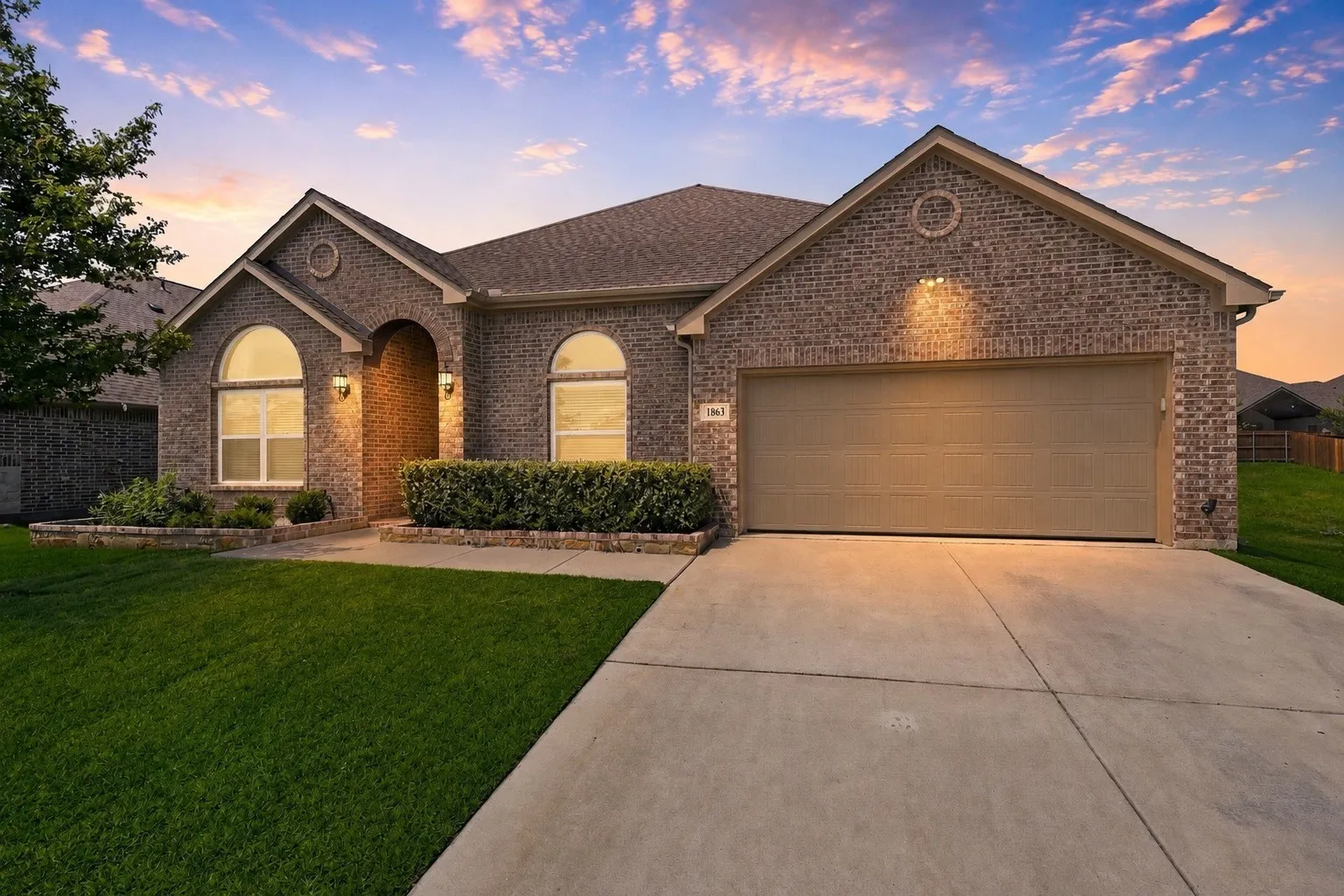 Single Family Residence For Sale in Ellis County , 1863 Silver Birch Road, Waxahachie, Texas 75165, 4 Bedroom, 3 Bathroom, 2 Garage spaces, 2,460 Sqft, built in 2024, mls#21357076, Real Estate Agent in Waxahachie, Homes For Sale in Ellis county, Homes For Sale in Waxahachie, Realtor in Waxahachie Texas, Real Estate Brokerage Independent Realty Texas, Luminita Cordes Realtor