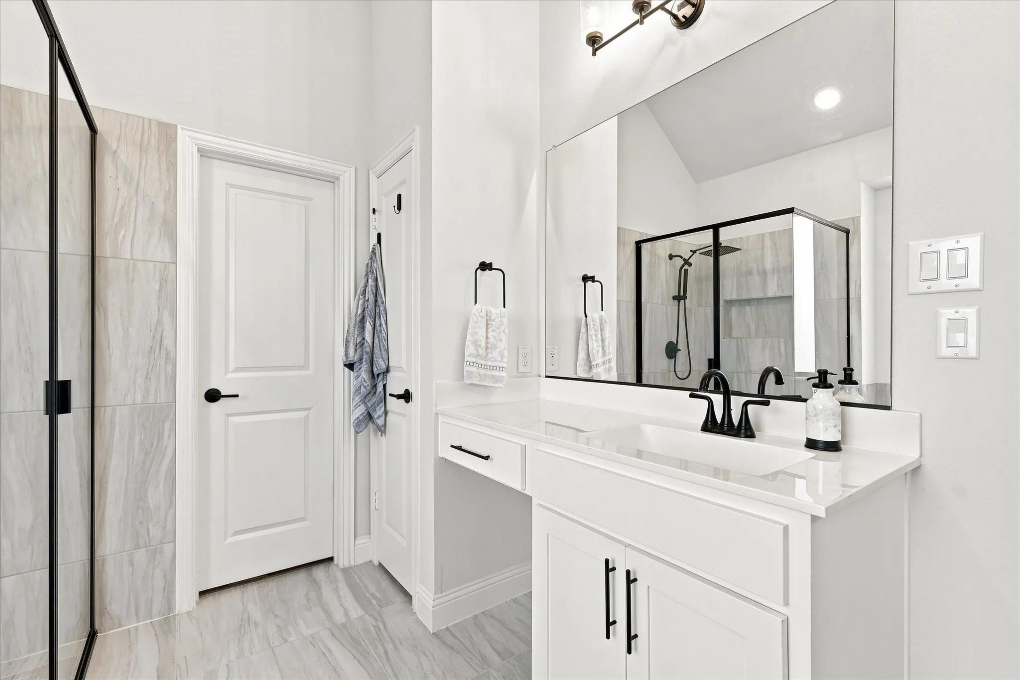 Single Family Residence For Sale in Ellis County , 1863 Silver Birch Road, Waxahachie, Texas 75165, 4 Bedroom, 3 Bathroom, 2 Garage spaces, 2,460 Sqft, built in 2024, mls#21357076, Real Estate Agent in Waxahachie, Homes For Sale in Ellis county, Homes For Sale in Waxahachie, Realtor in Waxahachie Texas, Real Estate Brokerage Independent Realty Texas, Luminita Cordes Realtor