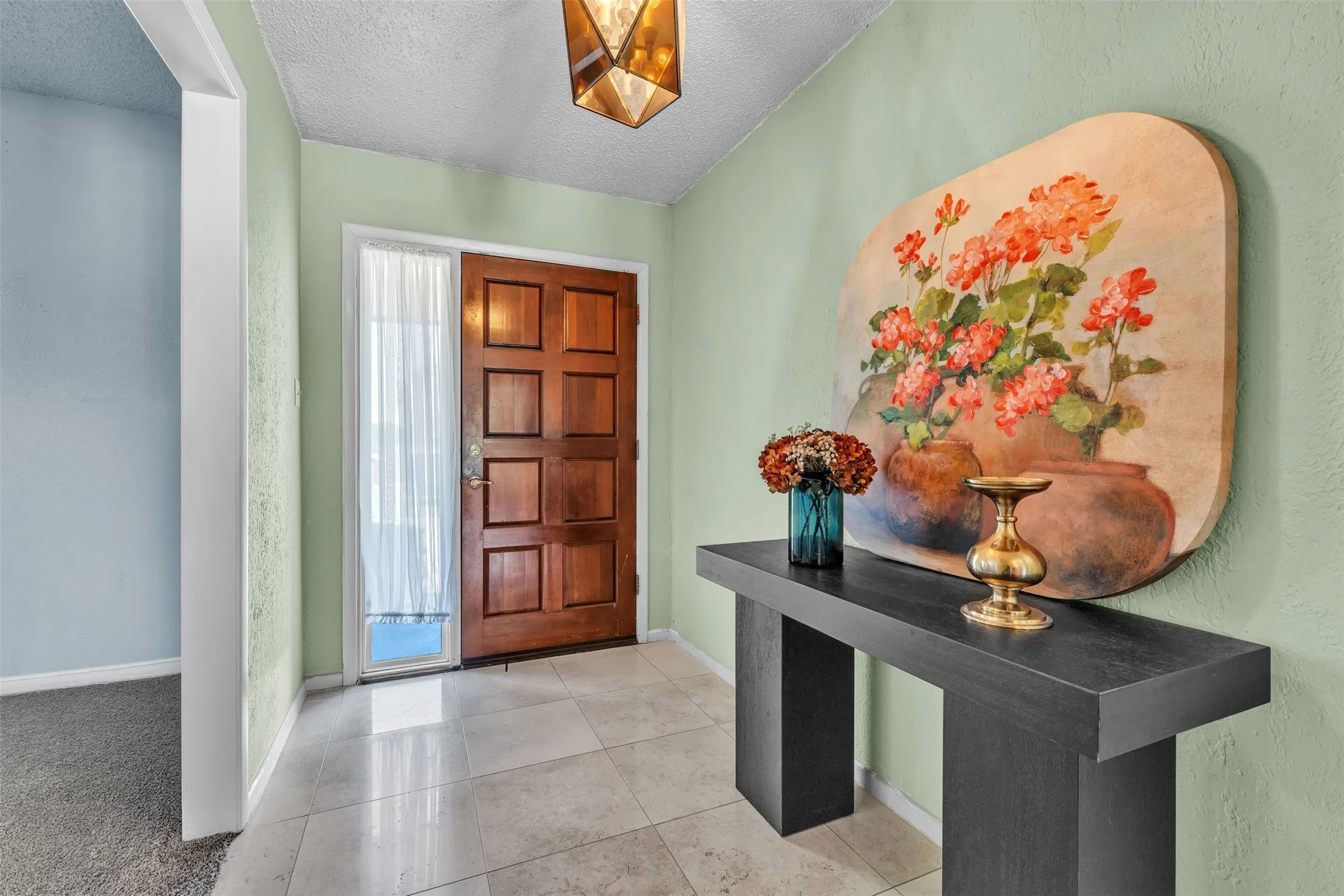 Single Family Residence For Sale in Tarrant County , 6808 Winchester Court, Fort Worth, Texas 76133, 3 Bedroom, 2 Bathroom, 3 Garage spaces, 2,187 Sqft, built in 1975, mls#21358503, Real Estate Agent in Fort Worth, Homes For Sale in Tarrant county, Homes For Sale in Fort Worth, Realtor in Fort Worth Texas, Real Estate Brokerage Independent Realty Texas, Luminita Cordes Realtor