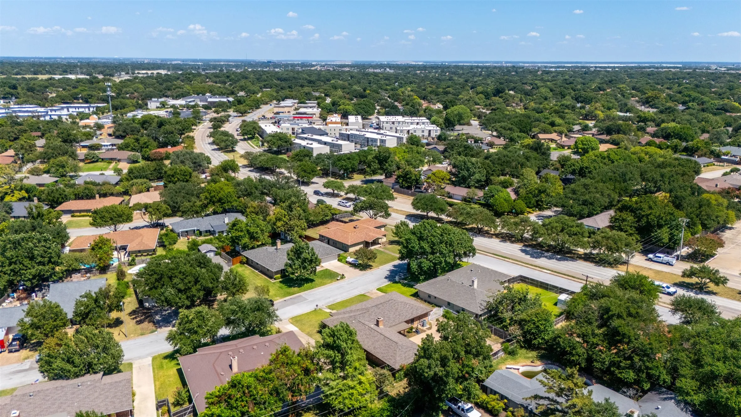 Single Family Residence For Sale in Tarrant County , 6808 Winchester Court, Fort Worth, Texas 76133, 3 Bedroom, 2 Bathroom, 3 Garage spaces, 2,187 Sqft, built in 1975, mls#21358503, Real Estate Agent in Fort Worth, Homes For Sale in Tarrant county, Homes For Sale in Fort Worth, Realtor in Fort Worth Texas, Real Estate Brokerage Independent Realty Texas, Luminita Cordes Realtor
