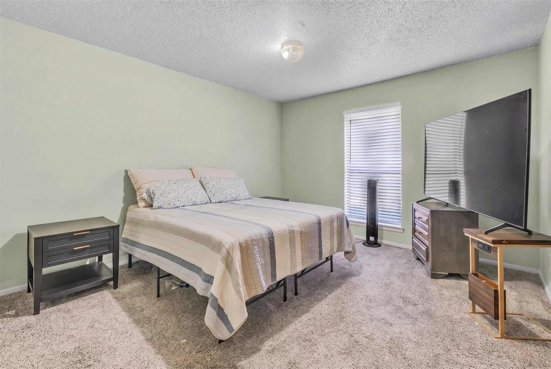 Single Family Residence For Sale in Tarrant County , 6808 Winchester Court, Fort Worth, Texas 76133, 3 Bedroom, 2 Bathroom, 3 Garage spaces, 2,187 Sqft, built in 1975, mls#21358503, Real Estate Agent in Fort Worth, Homes For Sale in Tarrant county, Homes For Sale in Fort Worth, Realtor in Fort Worth Texas, Real Estate Brokerage Independent Realty Texas, Luminita Cordes Realtor