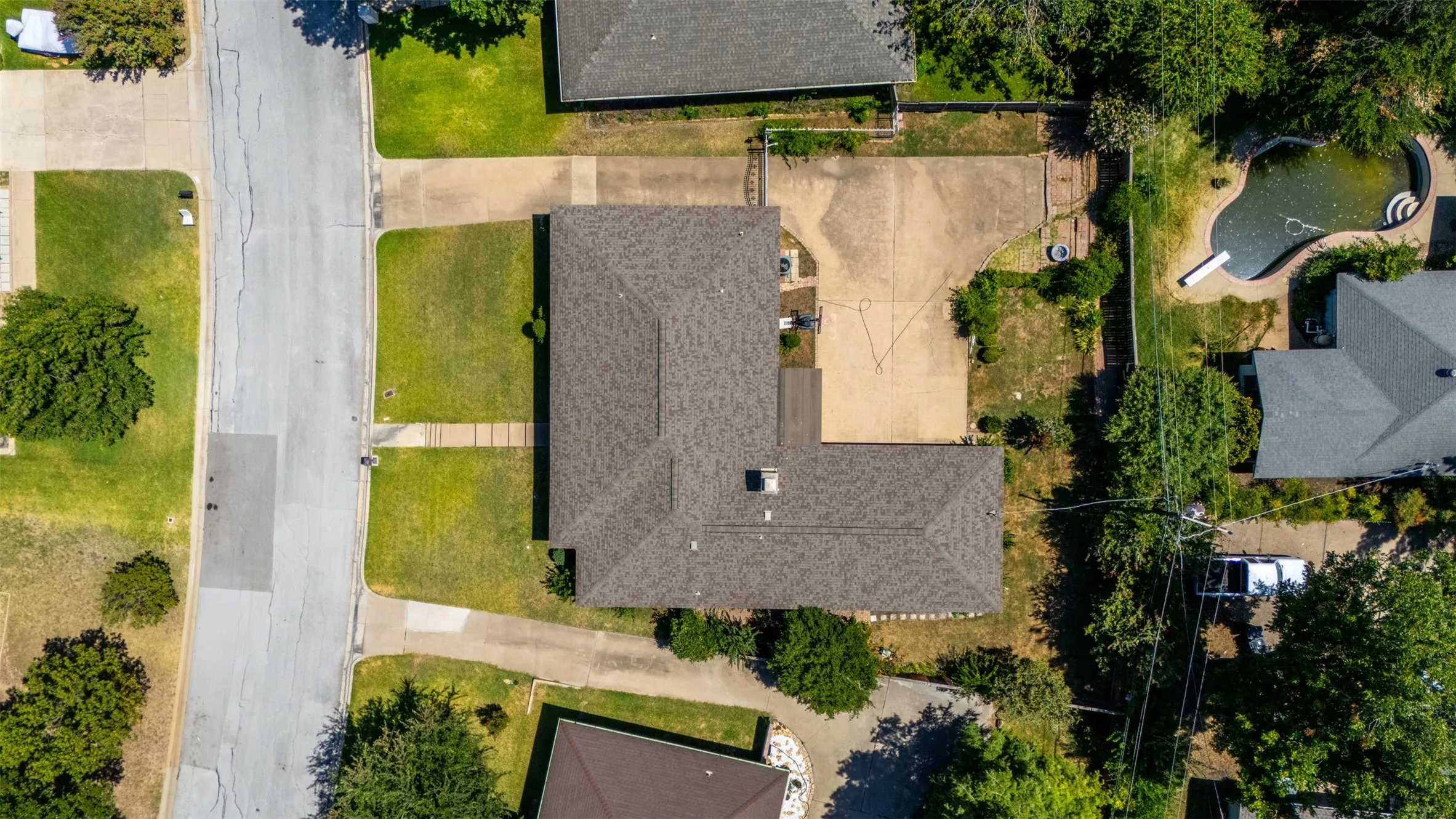 Single Family Residence For Sale in Tarrant County , 6808 Winchester Court, Fort Worth, Texas 76133, 3 Bedroom, 2 Bathroom, 3 Garage spaces, 2,187 Sqft, built in 1975, mls#21358503, Real Estate Agent in Fort Worth, Homes For Sale in Tarrant county, Homes For Sale in Fort Worth, Realtor in Fort Worth Texas, Real Estate Brokerage Independent Realty Texas, Luminita Cordes Realtor