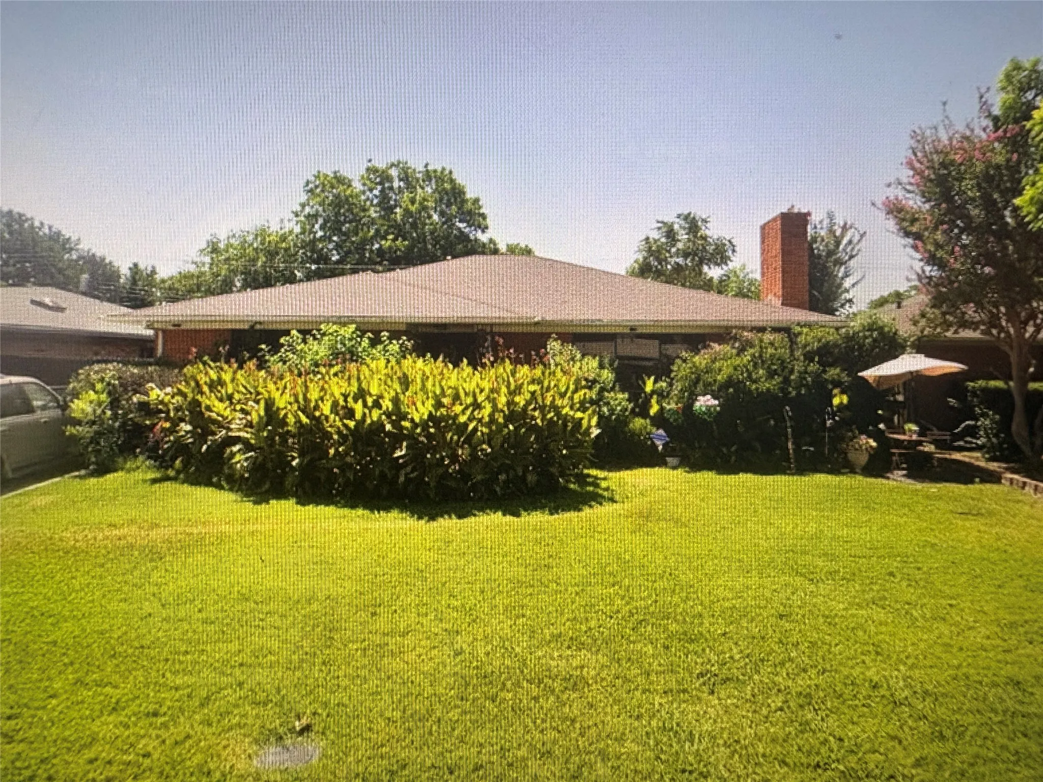 Single Family Residence For Sale in Dallas County , 9416 Overlake Drive, Dallas, Texas 75220, 3 Bedroom, 2 Bathroom, 2 Garage spaces, 1,578 Sqft, built in 1957, Price $340,000, mls#21359582, Real Estate Agent in Dallas, Homes For Sale in Dallas county, Homes For Sale in Dallas, Realtor in Dallas Texas, Real Estate Brokerage Independent Realty Texas, Luminita Cordes Realtor