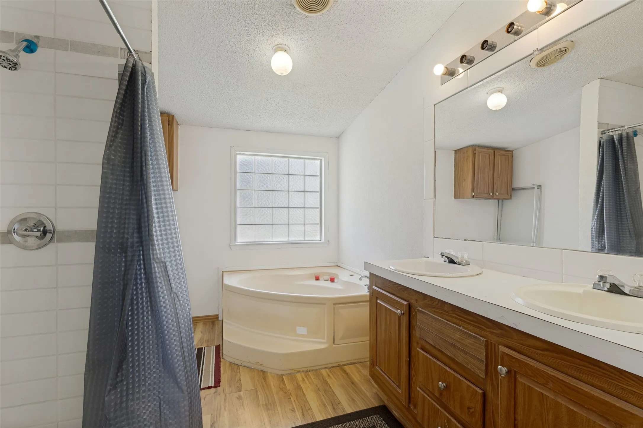 Manufactured Home For Sale in Navarro County , 409 Fm 1126, Rice, Texas 75155, 3 Bedroom, 2 Bathroom, Garage spaces, 1,232 Sqft, built in 1999, mls#21359558, Real Estate Agent in Rice, Homes For Sale in Navarro county, Homes For Sale in Rice, Realtor in Rice Texas, Real Estate Brokerage Independent Realty Texas, Luminita Cordes Realtor