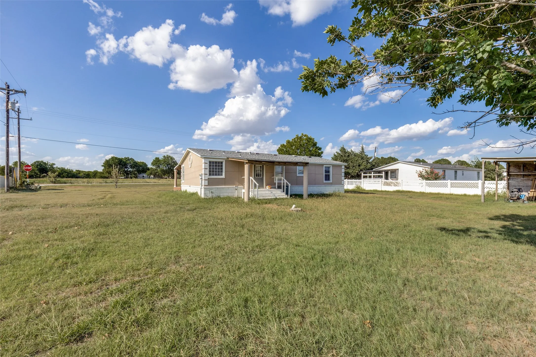 Manufactured Home For Sale in Navarro County , 409 Fm 1126, Rice, Texas 75155, 3 Bedroom, 2 Bathroom, Garage spaces, 1,232 Sqft, built in 1999, mls#21359558, Real Estate Agent in Rice, Homes For Sale in Navarro county, Homes For Sale in Rice, Realtor in Rice Texas, Real Estate Brokerage Independent Realty Texas, Luminita Cordes Realtor