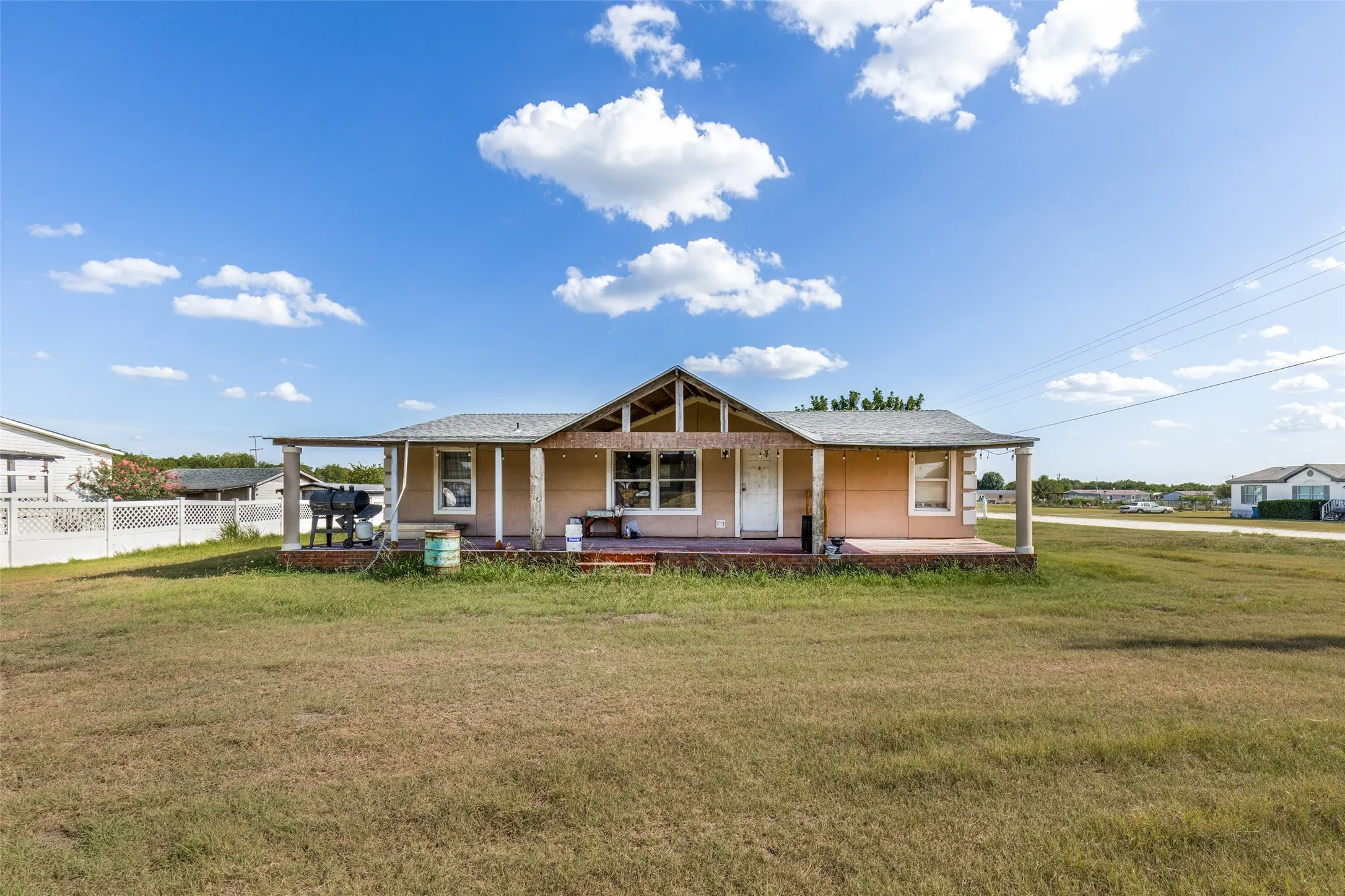 Manufactured Home For Sale in Navarro County , 409 Fm 1126, Rice, Texas 75155, 3 Bedroom, 2 Bathroom, Garage spaces, 1,232 Sqft, built in 1999, mls#21359558, Real Estate Agent in Rice, Homes For Sale in Navarro county, Homes For Sale in Rice, Realtor in Rice Texas, Real Estate Brokerage Independent Realty Texas, Luminita Cordes Realtor