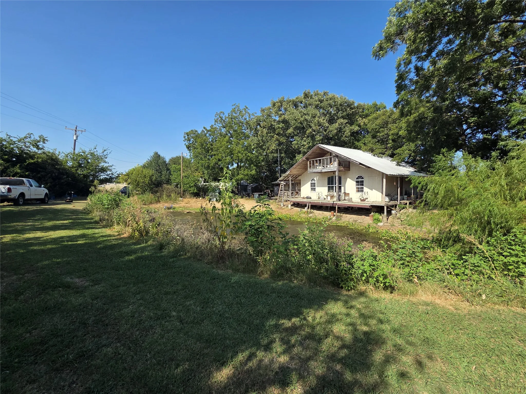 Mobile Home For Sale in Fannin County , 2707 S State Highway 121 Highway S, Bonham, Texas 75418, 2 Bedroom, 2 Bathroom, 1 Garage spaces, 2,760 Sqft, built in 1990, mls#21355774, Real Estate Agent in Bonham, Homes For Sale in Fannin county, Homes For Sale in Bonham, Realtor in Bonham Texas, Real Estate Brokerage Independent Realty Texas, Luminita Cordes Realtor