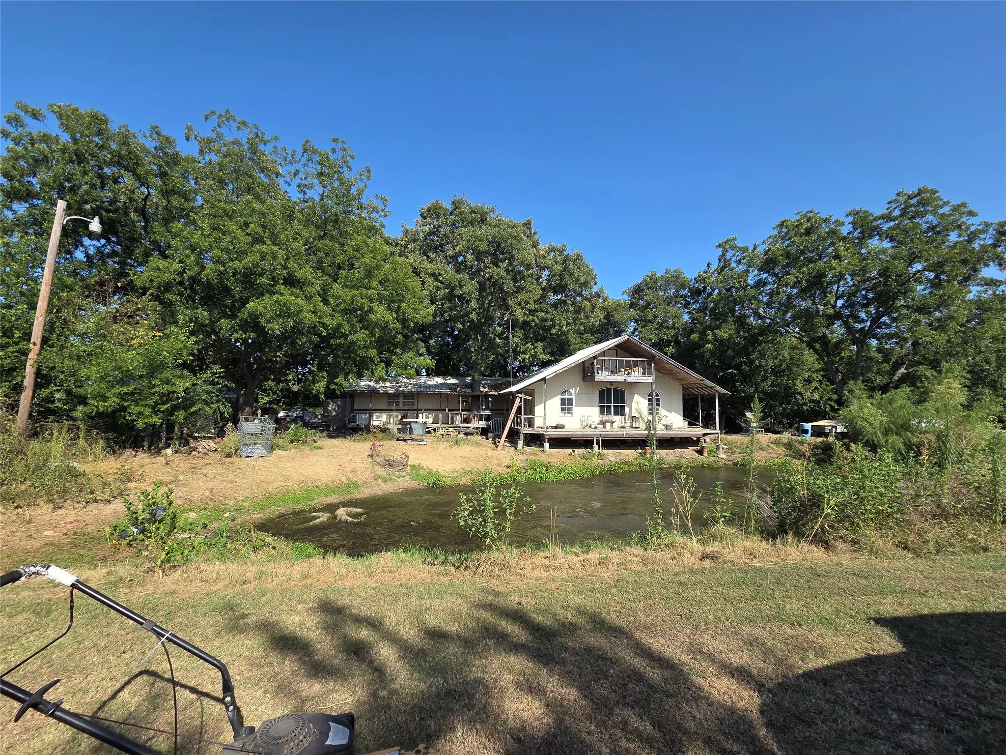 Mobile Home For Sale in Fannin County , 2707 S State Highway 121 Highway S, Bonham, Texas 75418, 2 Bedroom, 2 Bathroom, 1 Garage spaces, 2,760 Sqft, built in 1990, mls#21355774, Real Estate Agent in Bonham, Homes For Sale in Fannin county, Homes For Sale in Bonham, Realtor in Bonham Texas, Real Estate Brokerage Independent Realty Texas, Luminita Cordes Realtor