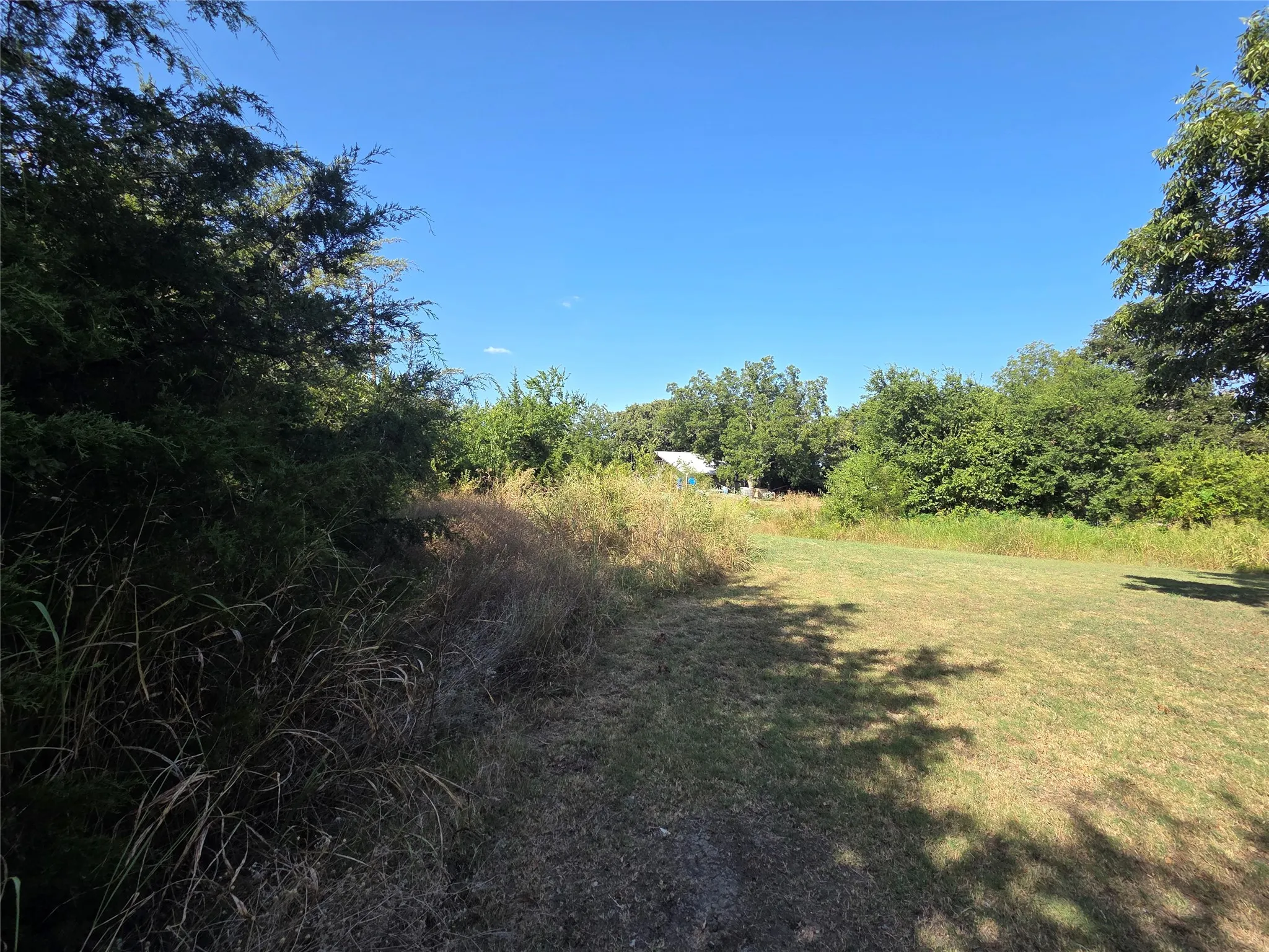 Mobile Home For Sale in Fannin County , 2707 S State Highway 121 Highway S, Bonham, Texas 75418, 2 Bedroom, 2 Bathroom, 1 Garage spaces, 2,760 Sqft, built in 1990, mls#21355774, Real Estate Agent in Bonham, Homes For Sale in Fannin county, Homes For Sale in Bonham, Realtor in Bonham Texas, Real Estate Brokerage Independent Realty Texas, Luminita Cordes Realtor