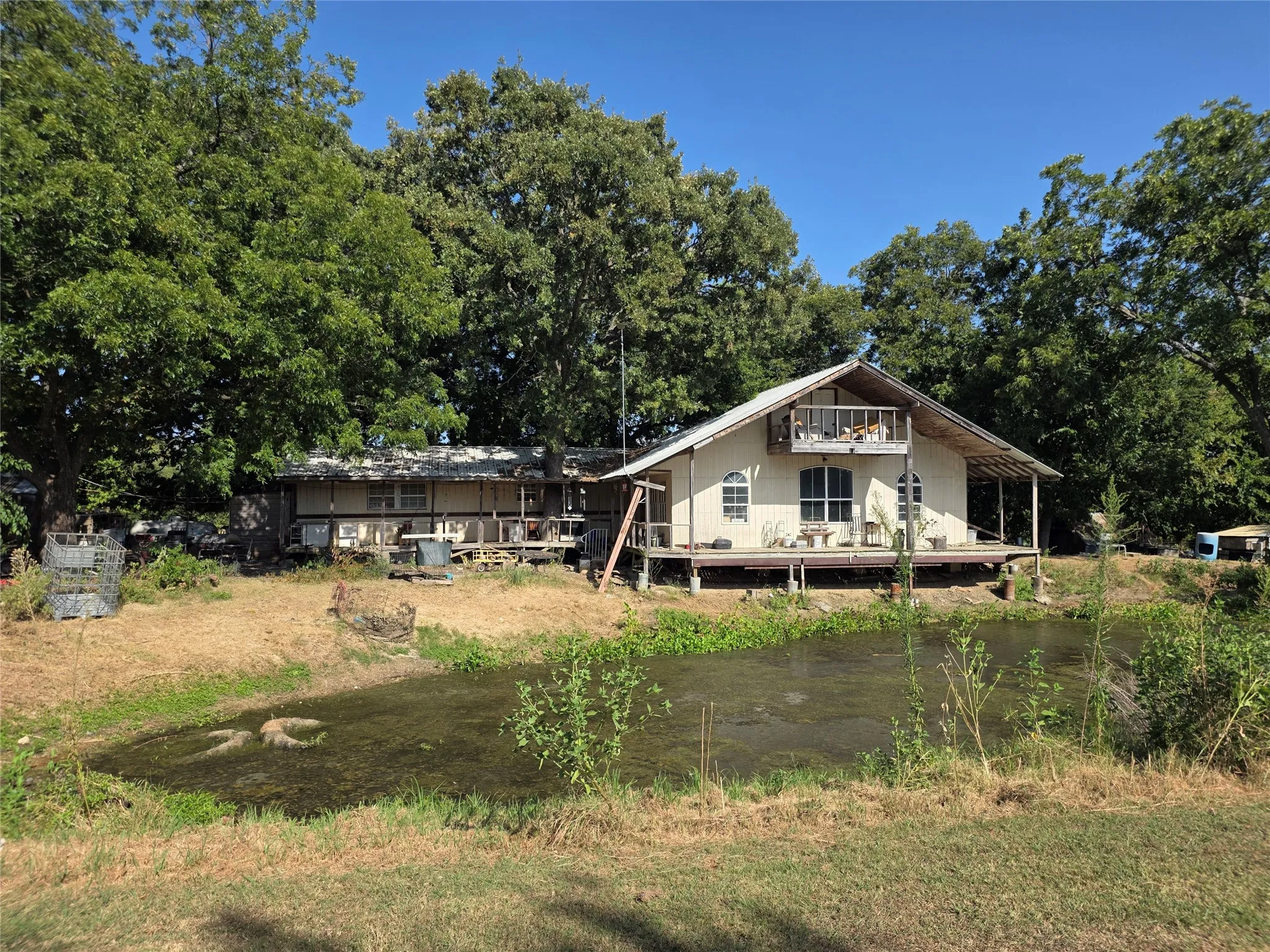 Mobile Home For Sale in Fannin County , 2707 S State Highway 121 Highway S, Bonham, Texas 75418, 2 Bedroom, 2 Bathroom, 1 Garage spaces, 2,760 Sqft, built in 1990, mls#21355774, Real Estate Agent in Bonham, Homes For Sale in Fannin county, Homes For Sale in Bonham, Realtor in Bonham Texas, Real Estate Brokerage Independent Realty Texas, Luminita Cordes Realtor