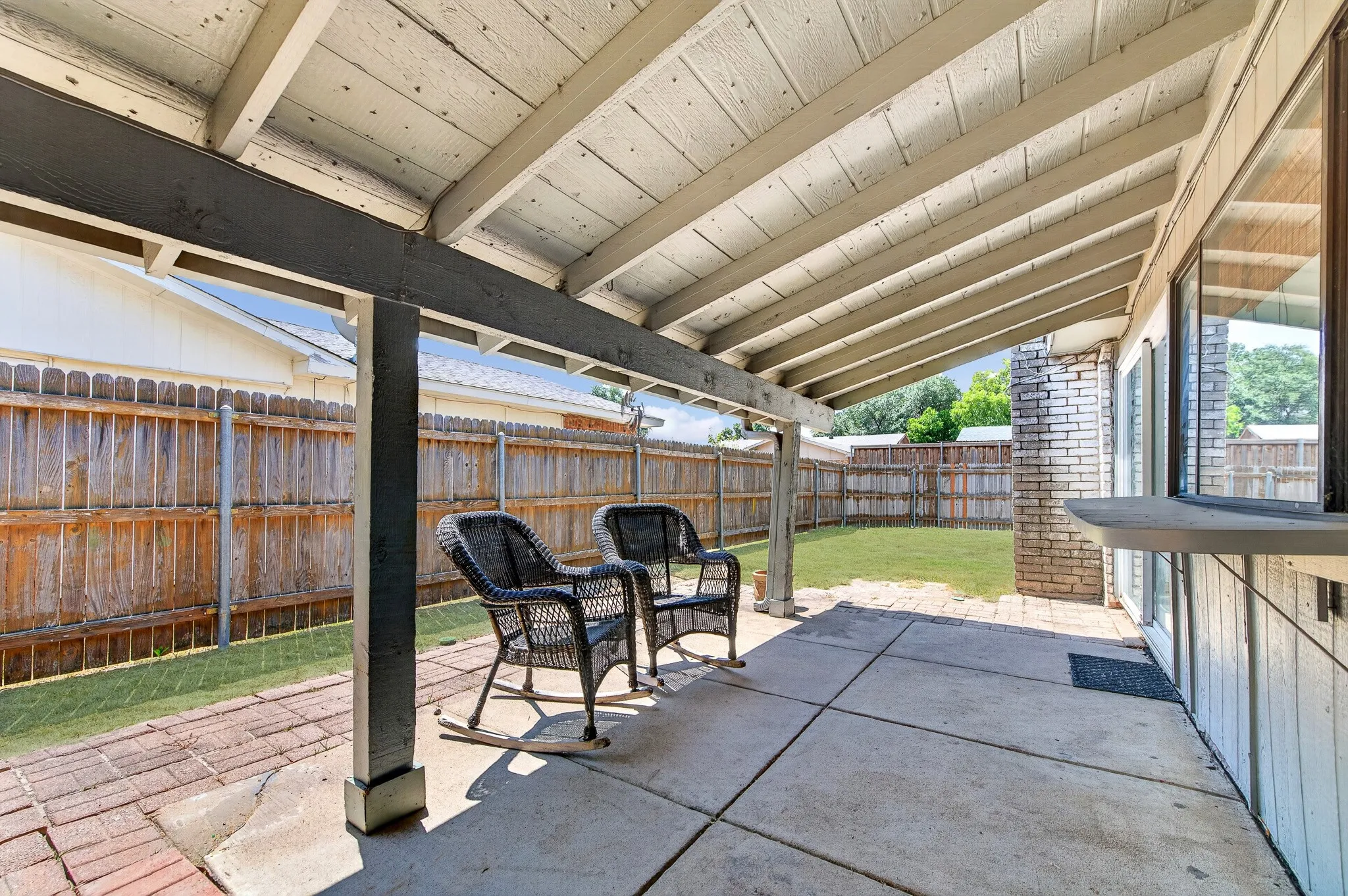 Single Family Residence For Sale in Dallas County , 247 Woodhurst Drive, Coppell, Texas 75019, 3 Bedroom, 2 Bathroom, 2 Garage spaces, 1,963 Sqft, built in 1979, mls#21359589, Real Estate Agent in Coppell, Homes For Sale in Dallas county, Homes For Sale in Coppell, Realtor in Coppell Texas, Real Estate Brokerage Independent Realty Texas, Luminita Cordes Realtor