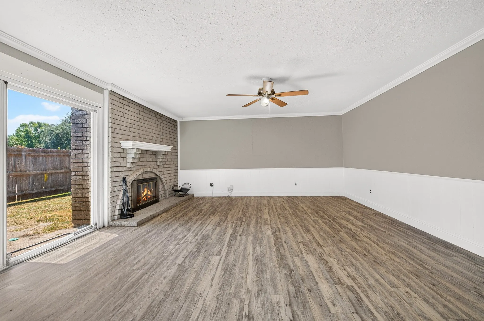 Single Family Residence For Sale in Dallas County , 247 Woodhurst Drive, Coppell, Texas 75019, 3 Bedroom, 2 Bathroom, 2 Garage spaces, 1,963 Sqft, built in 1979, mls#21359589, Real Estate Agent in Coppell, Homes For Sale in Dallas county, Homes For Sale in Coppell, Realtor in Coppell Texas, Real Estate Brokerage Independent Realty Texas, Luminita Cordes Realtor