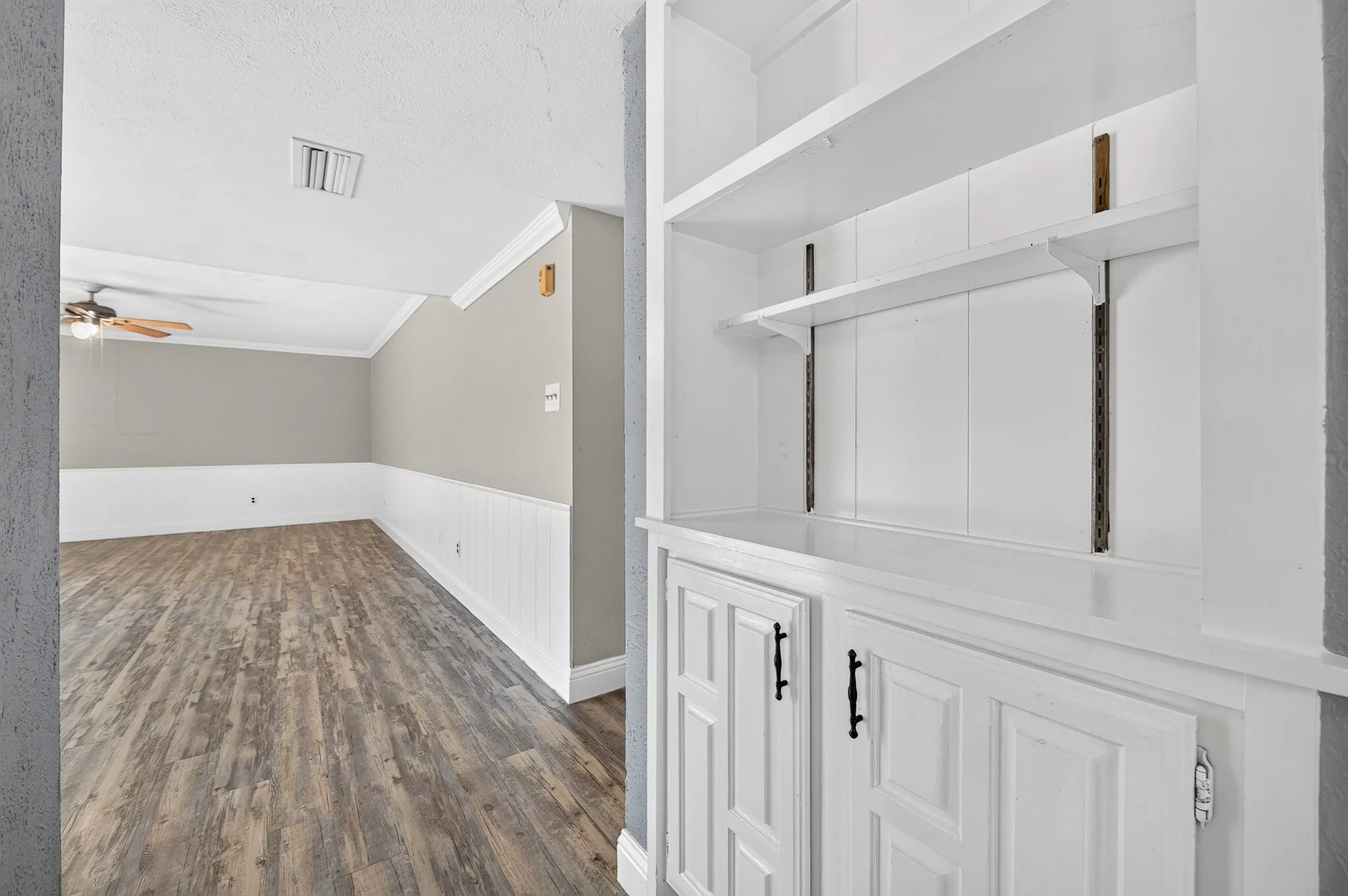 Single Family Residence For Sale in Dallas County , 247 Woodhurst Drive, Coppell, Texas 75019, 3 Bedroom, 2 Bathroom, 2 Garage spaces, 1,963 Sqft, built in 1979, mls#21359589, Real Estate Agent in Coppell, Homes For Sale in Dallas county, Homes For Sale in Coppell, Realtor in Coppell Texas, Real Estate Brokerage Independent Realty Texas, Luminita Cordes Realtor