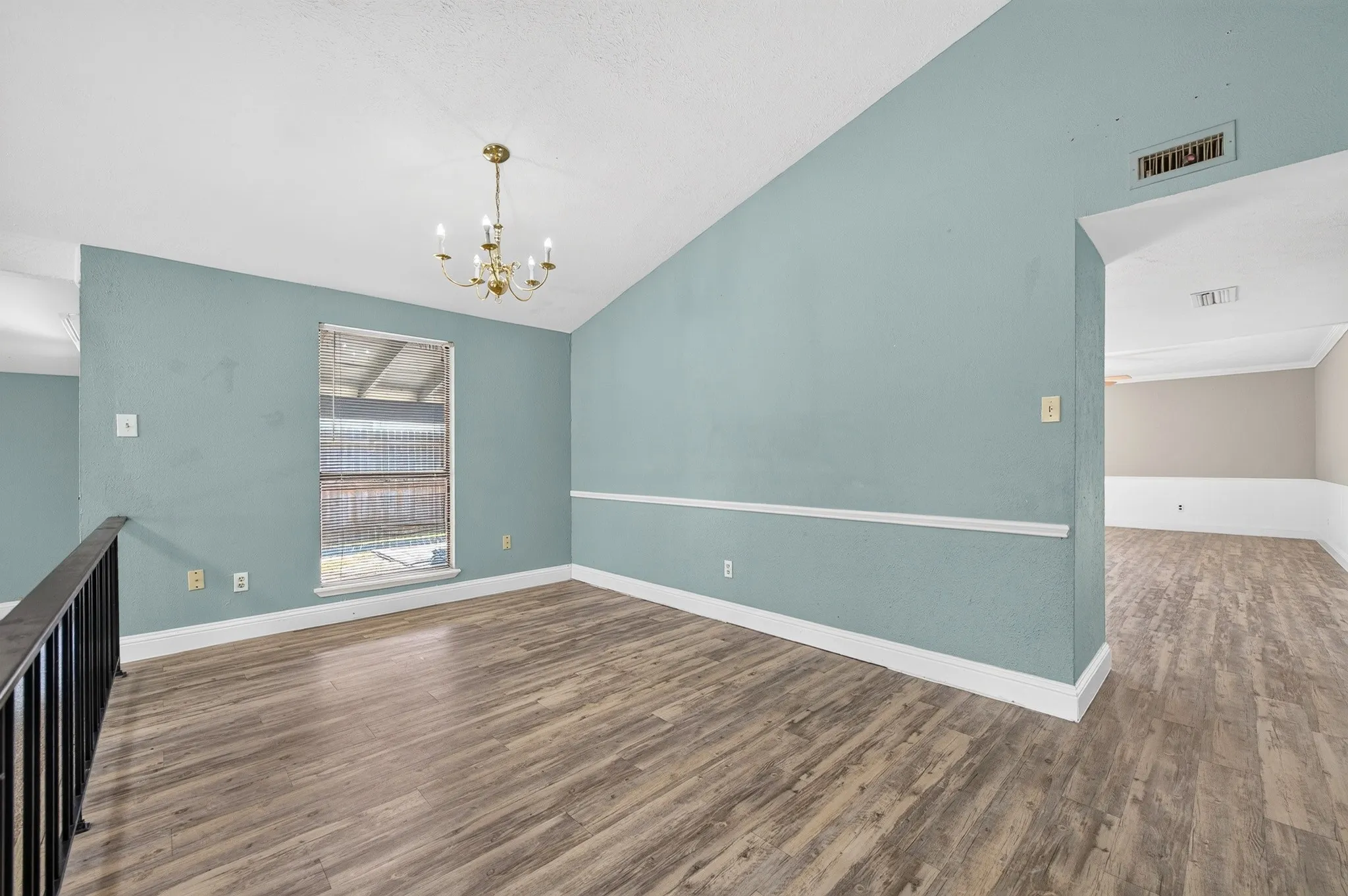 Single Family Residence For Sale in Dallas County , 247 Woodhurst Drive, Coppell, Texas 75019, 3 Bedroom, 2 Bathroom, 2 Garage spaces, 1,963 Sqft, built in 1979, mls#21359589, Real Estate Agent in Coppell, Homes For Sale in Dallas county, Homes For Sale in Coppell, Realtor in Coppell Texas, Real Estate Brokerage Independent Realty Texas, Luminita Cordes Realtor