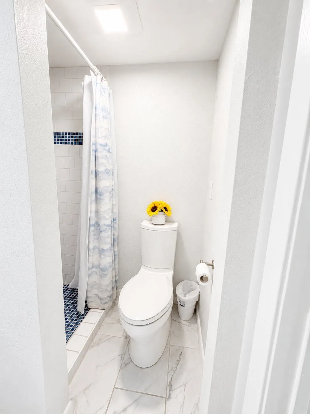 Condominium For Sale in Dallas County , 4020 Holland Avenue 213, Dallas, Texas 75219, 2 Bedroom, 3 Bathroom, Garage spaces, 1,029 Sqft, built in 1970, mls#21359592, Real Estate Agent in Dallas, Homes For Sale in Dallas county, Homes For Sale in Dallas, Realtor in Dallas Texas, Real Estate Brokerage Independent Realty Texas, Luminita Cordes Realtor