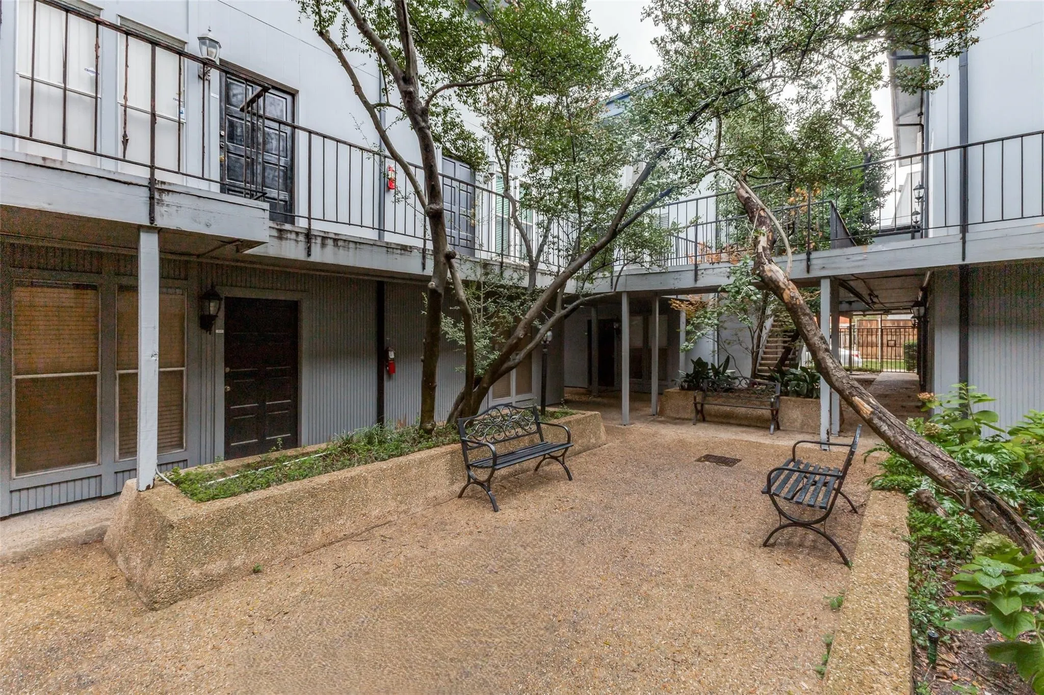 Condominium For Sale in Dallas County , 4020 Holland Avenue 213, Dallas, Texas 75219, 2 Bedroom, 3 Bathroom, Garage spaces, 1,029 Sqft, built in 1970, mls#21359592, Real Estate Agent in Dallas, Homes For Sale in Dallas county, Homes For Sale in Dallas, Realtor in Dallas Texas, Real Estate Brokerage Independent Realty Texas, Luminita Cordes Realtor