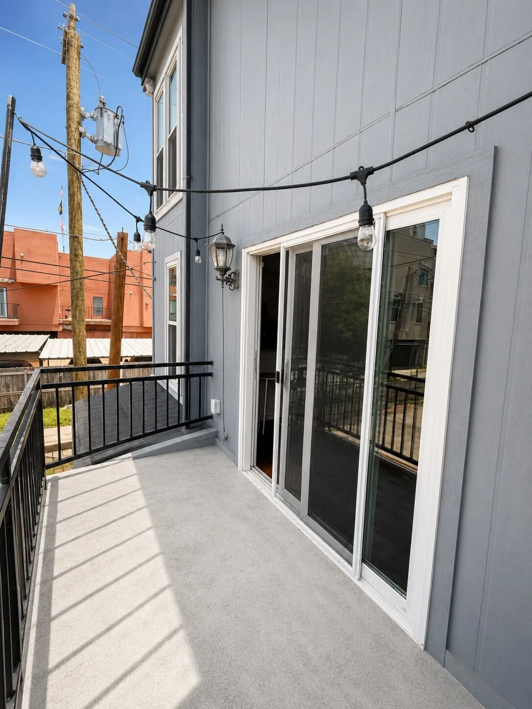 Condominium For Sale in Dallas County , 4020 Holland Avenue 213, Dallas, Texas 75219, 2 Bedroom, 3 Bathroom, Garage spaces, 1,029 Sqft, built in 1970, mls#21359592, Real Estate Agent in Dallas, Homes For Sale in Dallas county, Homes For Sale in Dallas, Realtor in Dallas Texas, Real Estate Brokerage Independent Realty Texas, Luminita Cordes Realtor