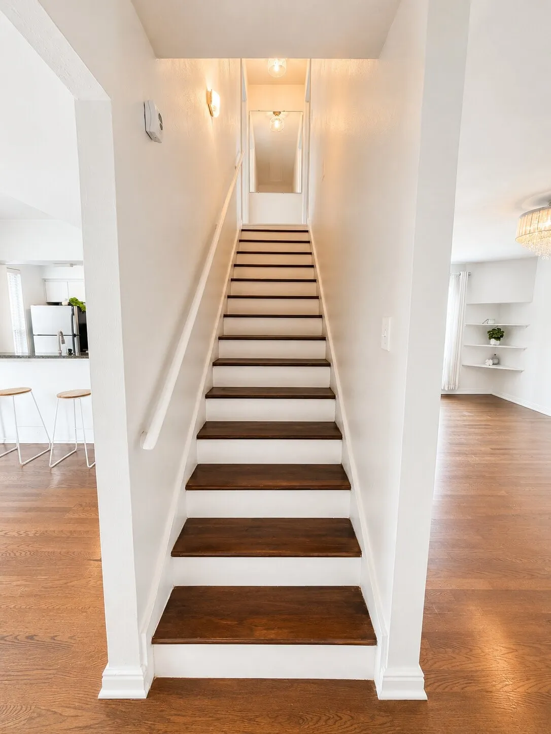 Condominium For Sale in Dallas County , 4020 Holland Avenue 213, Dallas, Texas 75219, 2 Bedroom, 3 Bathroom, Garage spaces, 1,029 Sqft, built in 1970, mls#21359592, Real Estate Agent in Dallas, Homes For Sale in Dallas county, Homes For Sale in Dallas, Realtor in Dallas Texas, Real Estate Brokerage Independent Realty Texas, Luminita Cordes Realtor