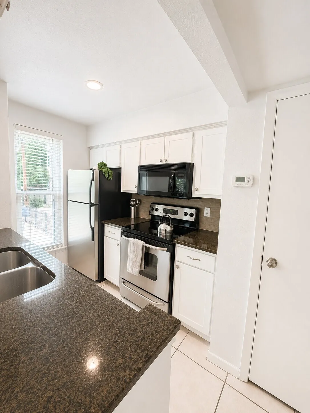 Condominium For Sale in Dallas County , 4020 Holland Avenue 213, Dallas, Texas 75219, 2 Bedroom, 3 Bathroom, Garage spaces, 1,029 Sqft, built in 1970, mls#21359592, Real Estate Agent in Dallas, Homes For Sale in Dallas county, Homes For Sale in Dallas, Realtor in Dallas Texas, Real Estate Brokerage Independent Realty Texas, Luminita Cordes Realtor