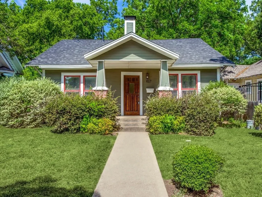 Single Family Residence For Sale in Dallas County , 617 N Windomere Avenue, Dallas, Texas 75208, 3 Bedroom, 1 Bathroom, 2 Garage spaces, 1,310 Sqft, built in 1922, Price $499,000, mls#21359599, Real Estate Agent in Dallas, Homes For Sale in Dallas county, Homes For Sale in Dallas, Realtor in Dallas Texas, Real Estate Brokerage Independent Realty Texas, Luminita Cordes Realtor