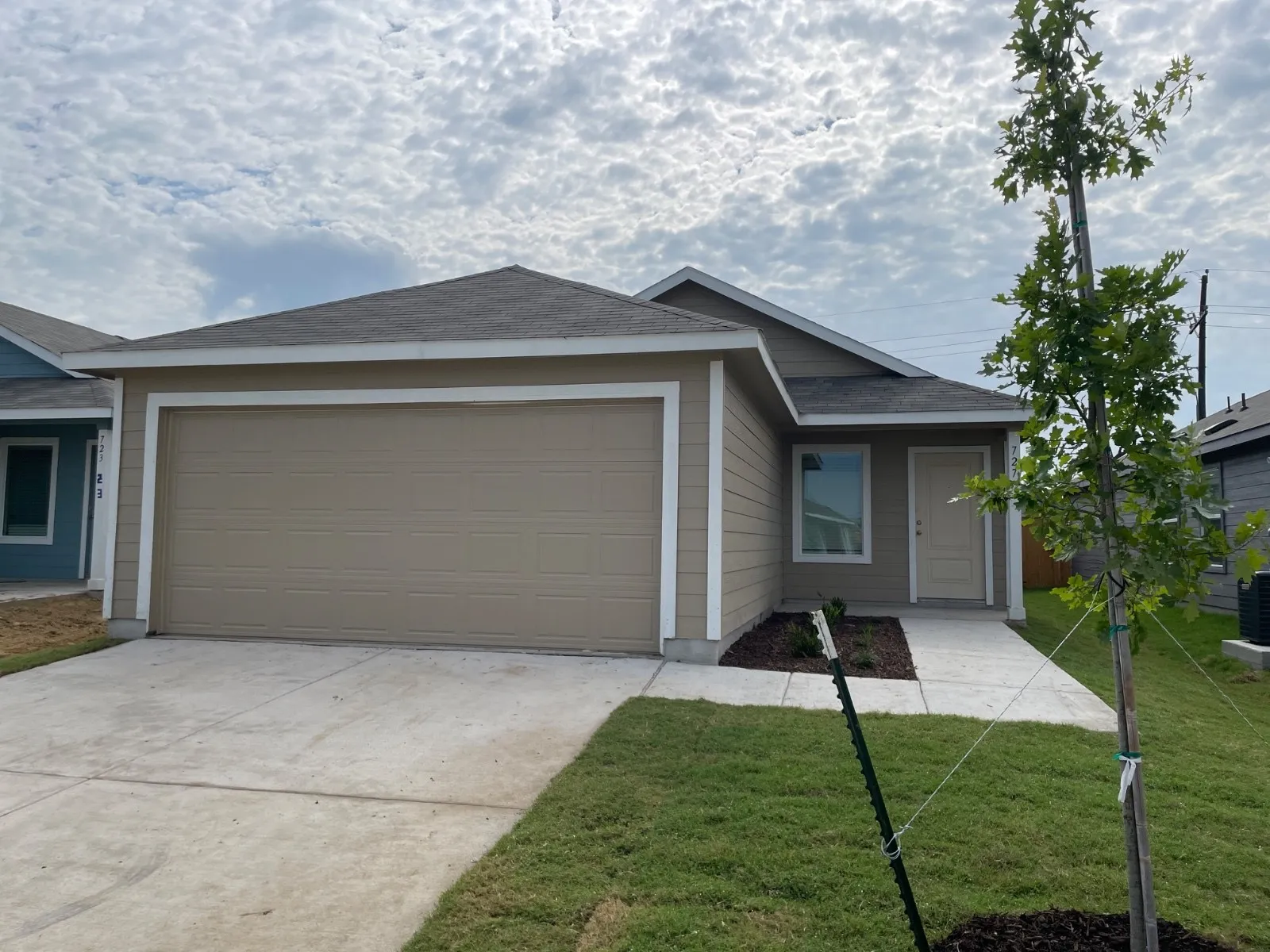Single Family Residence For Rent in Collin County , 727 Ponderosa Lane, Princeton, Texas 75407, 3 Bedroom, 2 Bathroom, 2 Garage spaces, 1,411 Sqft, built in 2025, Price $1,750, mls#21359600, Real Estate Agent in Princeton, Homes For Rent in Collin county, Homes For Rent in Princeton, Realtor in Princeton Texas, Real Estate Brokerage Independent Realty Texas, Luminita Cordes Realtor