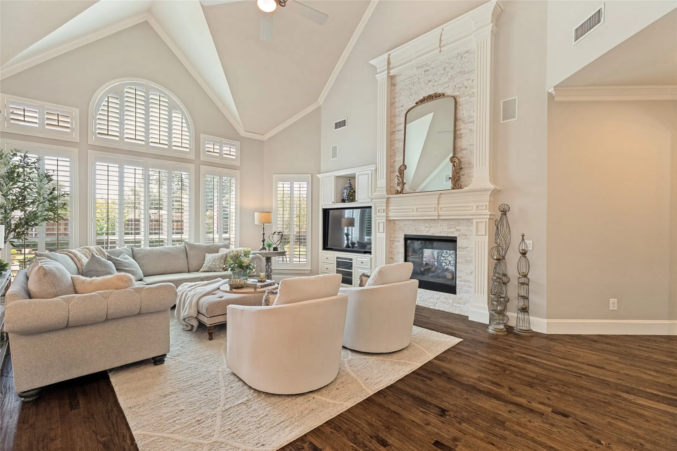 Single Family Residence For Sale in Collin County , 1904 Savannah Drive, Mc Kinney, Texas 75072, 4 Bedroom, 5 Bathroom, 3 Garage spaces, 3,860 Sqft, built in 1999, mls#21356065, Real Estate Agent in Mc Kinney, Homes For Sale in Collin county, Homes For Sale in Mc Kinney, Realtor in Mc Kinney Texas, Real Estate Brokerage Independent Realty Texas, Luminita Cordes Realtor