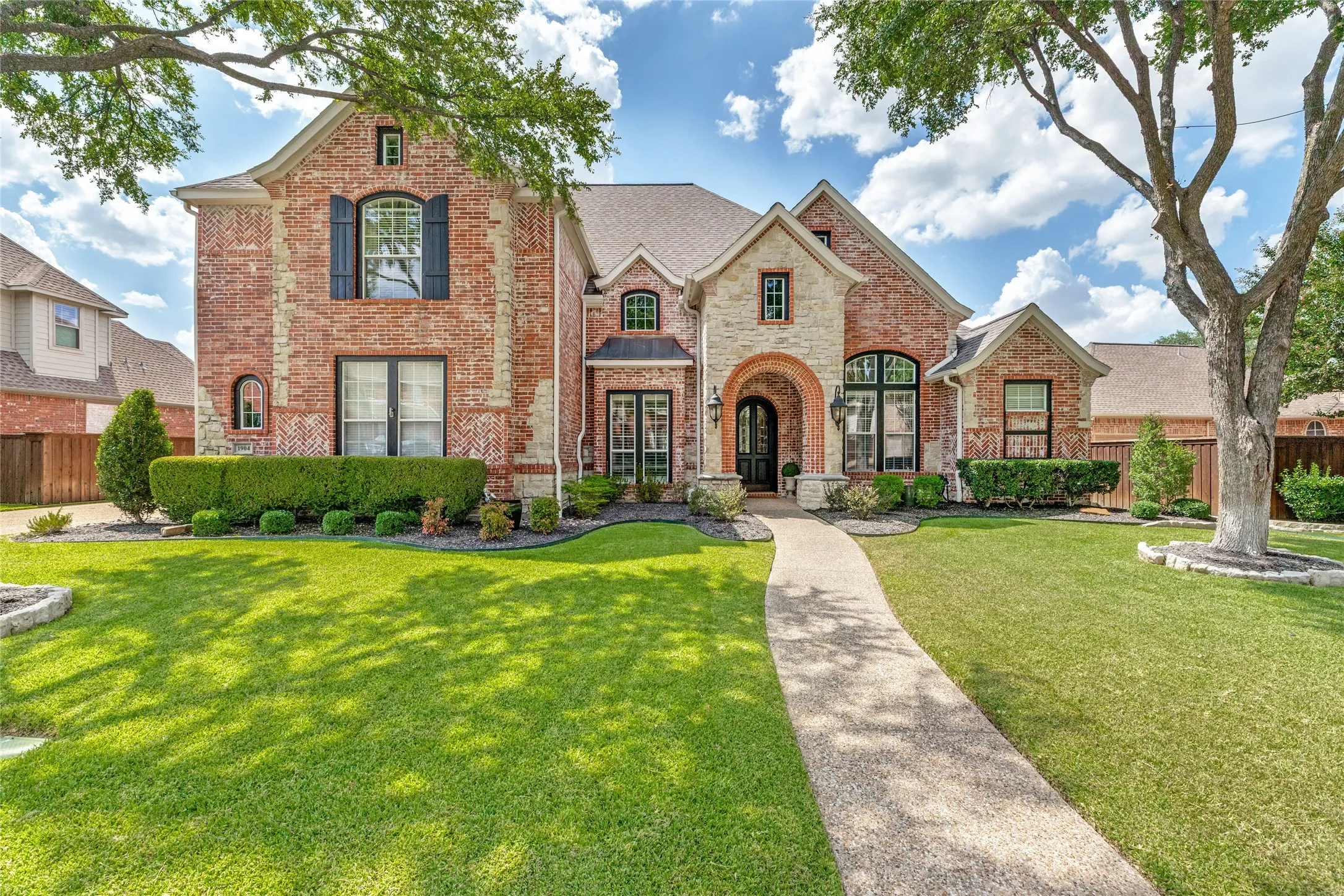 Single Family Residence For Sale in Collin County , 1904 Savannah Drive, Mc Kinney, Texas 75072, 4 Bedroom, 5 Bathroom, 3 Garage spaces, 3,860 Sqft, built in 1999, mls#21356065, Real Estate Agent in Mc Kinney, Homes For Sale in Collin county, Homes For Sale in Mc Kinney, Realtor in Mc Kinney Texas, Real Estate Brokerage Independent Realty Texas, Luminita Cordes Realtor