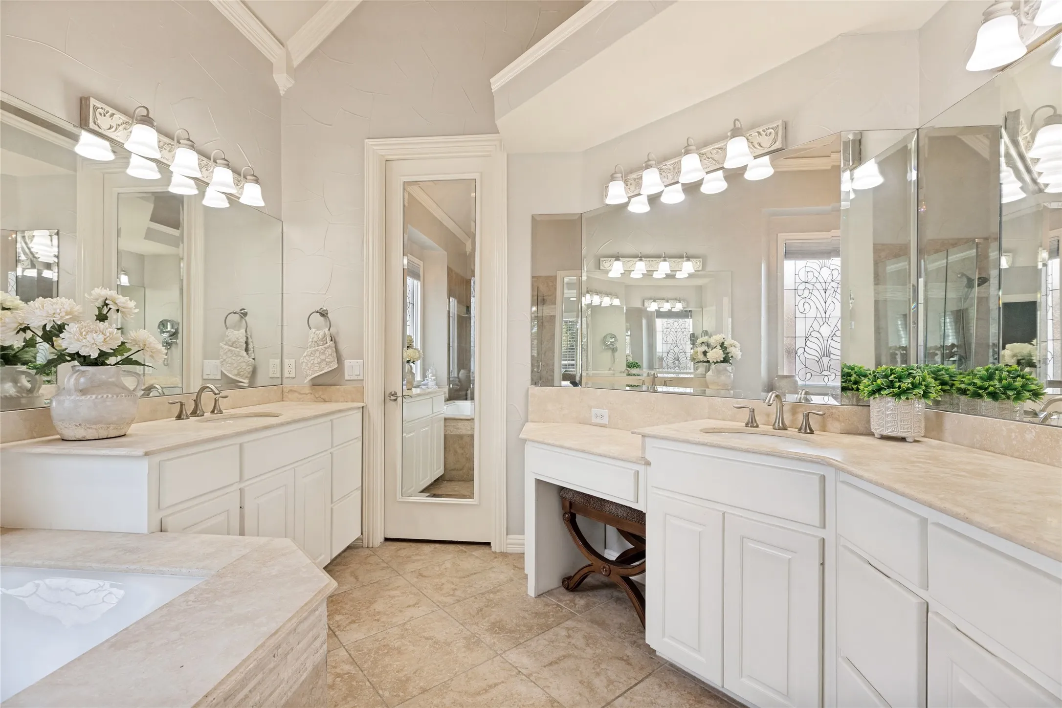 Single Family Residence For Sale in Collin County , 1904 Savannah Drive, Mc Kinney, Texas 75072, 4 Bedroom, 5 Bathroom, 3 Garage spaces, 3,860 Sqft, built in 1999, mls#21356065, Real Estate Agent in Mc Kinney, Homes For Sale in Collin county, Homes For Sale in Mc Kinney, Realtor in Mc Kinney Texas, Real Estate Brokerage Independent Realty Texas, Luminita Cordes Realtor