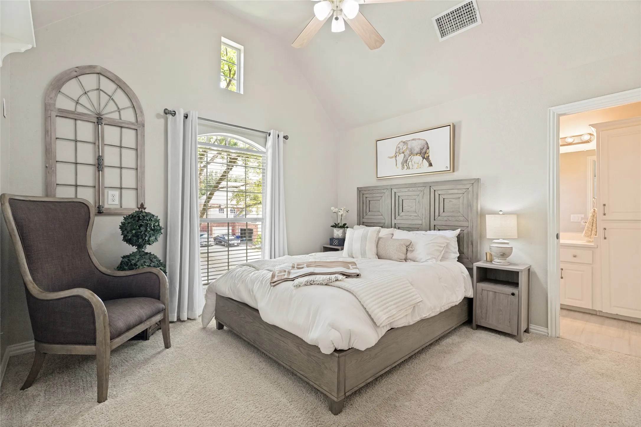 Single Family Residence For Sale in Collin County , 1904 Savannah Drive, Mc Kinney, Texas 75072, 4 Bedroom, 5 Bathroom, 3 Garage spaces, 3,860 Sqft, built in 1999, mls#21356065, Real Estate Agent in Mc Kinney, Homes For Sale in Collin county, Homes For Sale in Mc Kinney, Realtor in Mc Kinney Texas, Real Estate Brokerage Independent Realty Texas, Luminita Cordes Realtor
