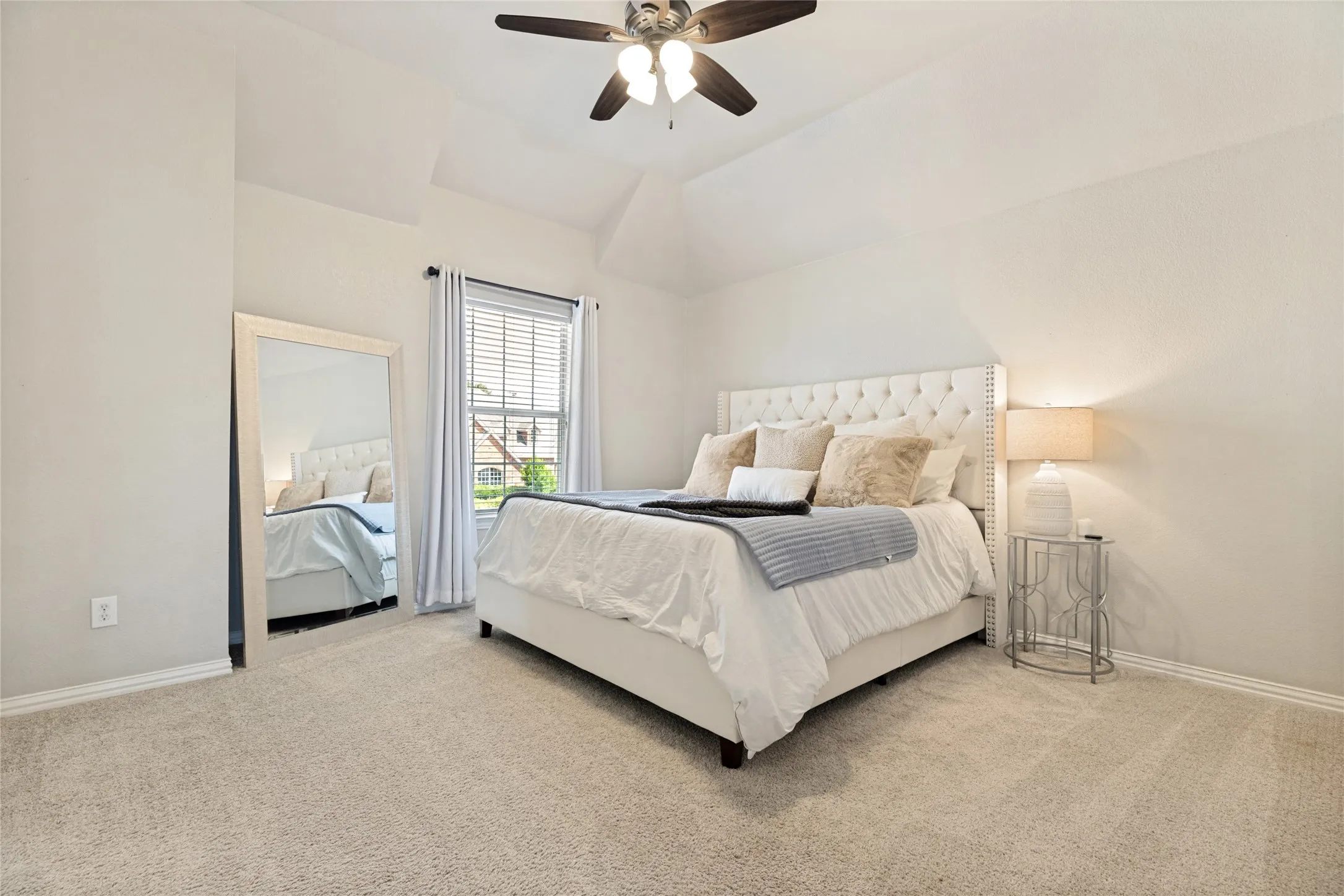 Single Family Residence For Sale in Collin County , 1904 Savannah Drive, Mc Kinney, Texas 75072, 4 Bedroom, 5 Bathroom, 3 Garage spaces, 3,860 Sqft, built in 1999, mls#21356065, Real Estate Agent in Mc Kinney, Homes For Sale in Collin county, Homes For Sale in Mc Kinney, Realtor in Mc Kinney Texas, Real Estate Brokerage Independent Realty Texas, Luminita Cordes Realtor