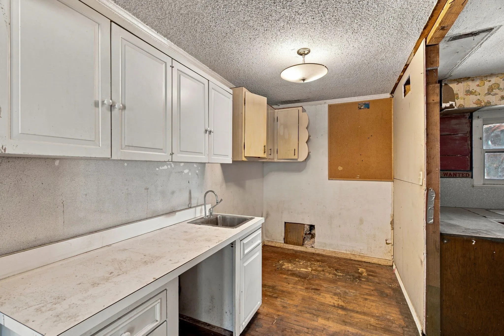 Single Family Residence For Sale in Dallas County , 1013 Oak Street, Grand Prairie, Texas 75050, 4 Bedroom, 2 Bathroom, Garage spaces, 1,798 Sqft, built in 1942, mls#21359105, Real Estate Agent in Grand Prairie, Homes For Sale in Dallas county, Homes For Sale in Grand Prairie, Realtor in Grand Prairie Texas, Real Estate Brokerage Independent Realty Texas, Luminita Cordes Realtor
