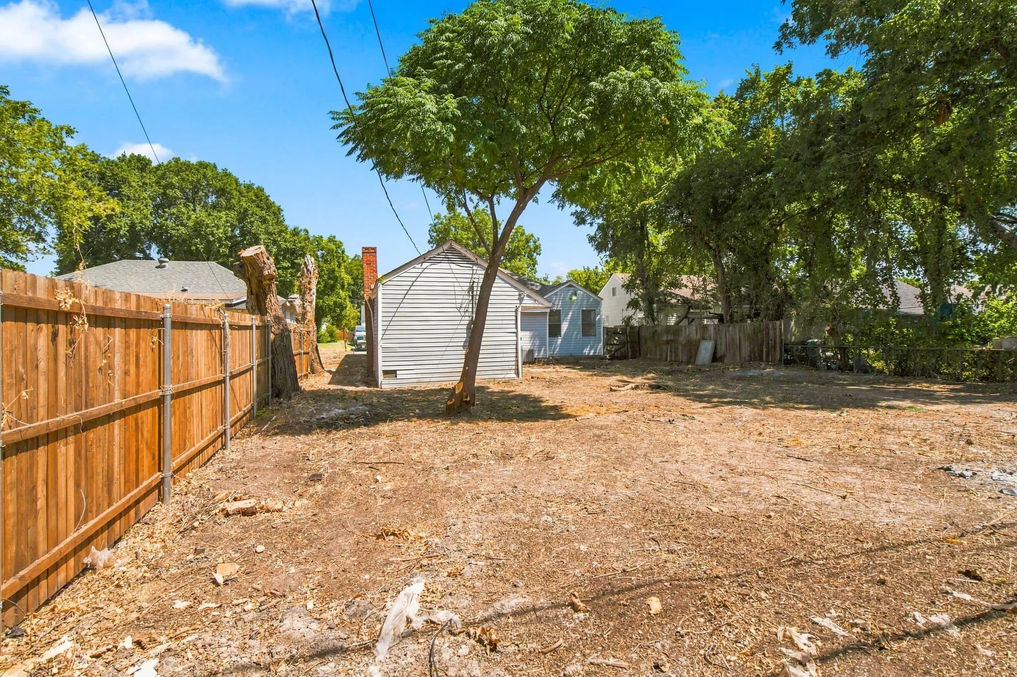 Single Family Residence For Sale in Dallas County , 1013 Oak Street, Grand Prairie, Texas 75050, 4 Bedroom, 2 Bathroom, Garage spaces, 1,798 Sqft, built in 1942, mls#21359105, Real Estate Agent in Grand Prairie, Homes For Sale in Dallas county, Homes For Sale in Grand Prairie, Realtor in Grand Prairie Texas, Real Estate Brokerage Independent Realty Texas, Luminita Cordes Realtor