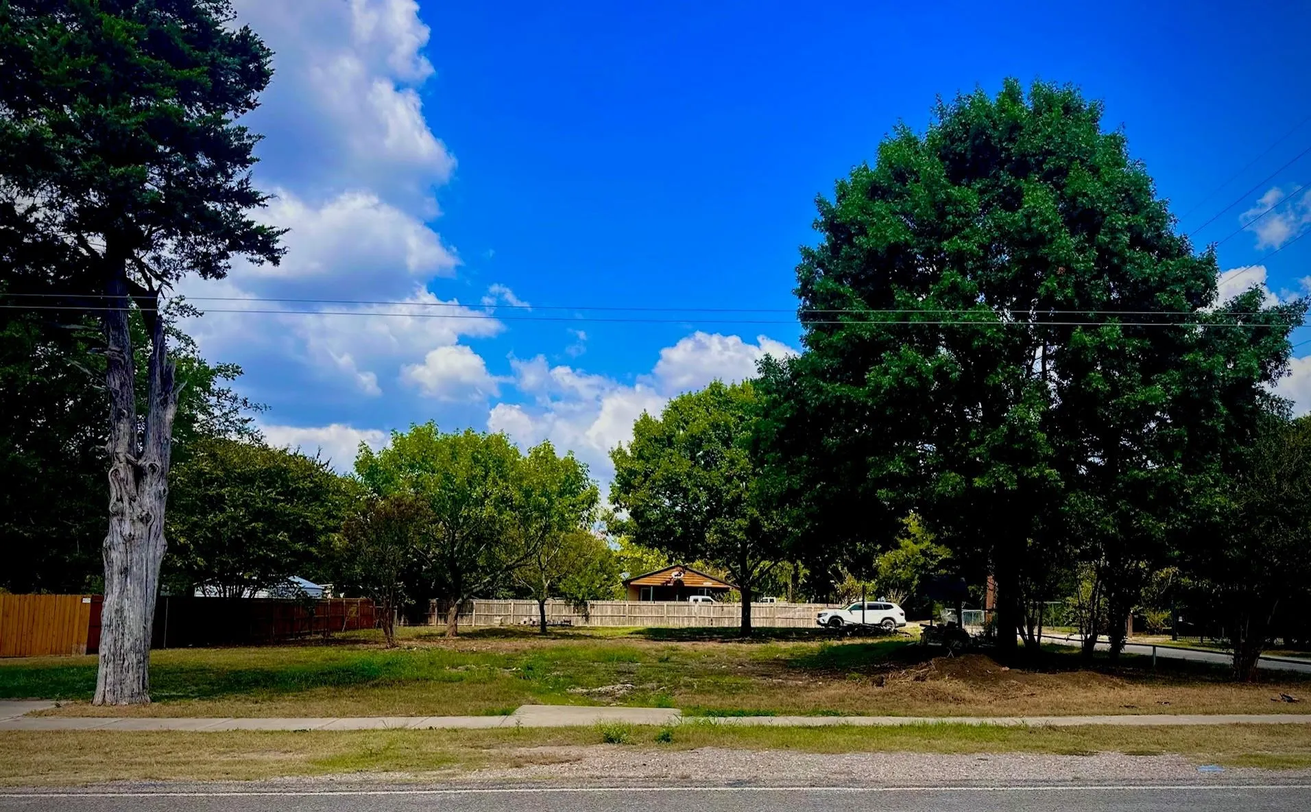 Unimproved Land For Sale in Grayson County , 326 E Grand Street, Whitewright, Texas 75491, 0, 0, Garage spaces, 0 Sqft, built in 0, Price $74,900, mls#21359549, Real Estate Agent in Whitewright, Homes For Sale in Grayson county, Homes For Sale in Whitewright, Realtor in Whitewright Texas, Real Estate Brokerage Independent Realty Texas, Luminita Cordes Realtor