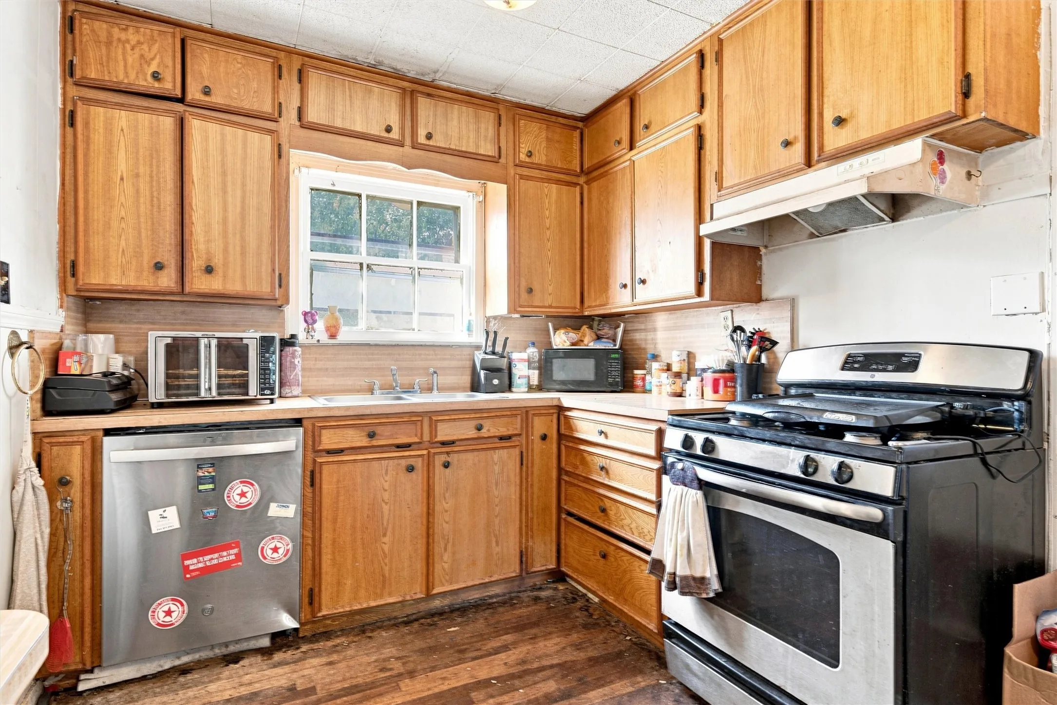 Single Family Residence For Sale in Mc Lennan County , 3840 Parrish Street, Bellmead, Texas 76705, 3 Bedroom, 2 Bathroom, Garage spaces, 1,340 Sqft, built in 1949, mls#21348995, Real Estate Agent in Bellmead, Homes For Sale in Mc Lennan county, Homes For Sale in Bellmead, Realtor in Bellmead Texas, Real Estate Brokerage Independent Realty Texas, Luminita Cordes Realtor